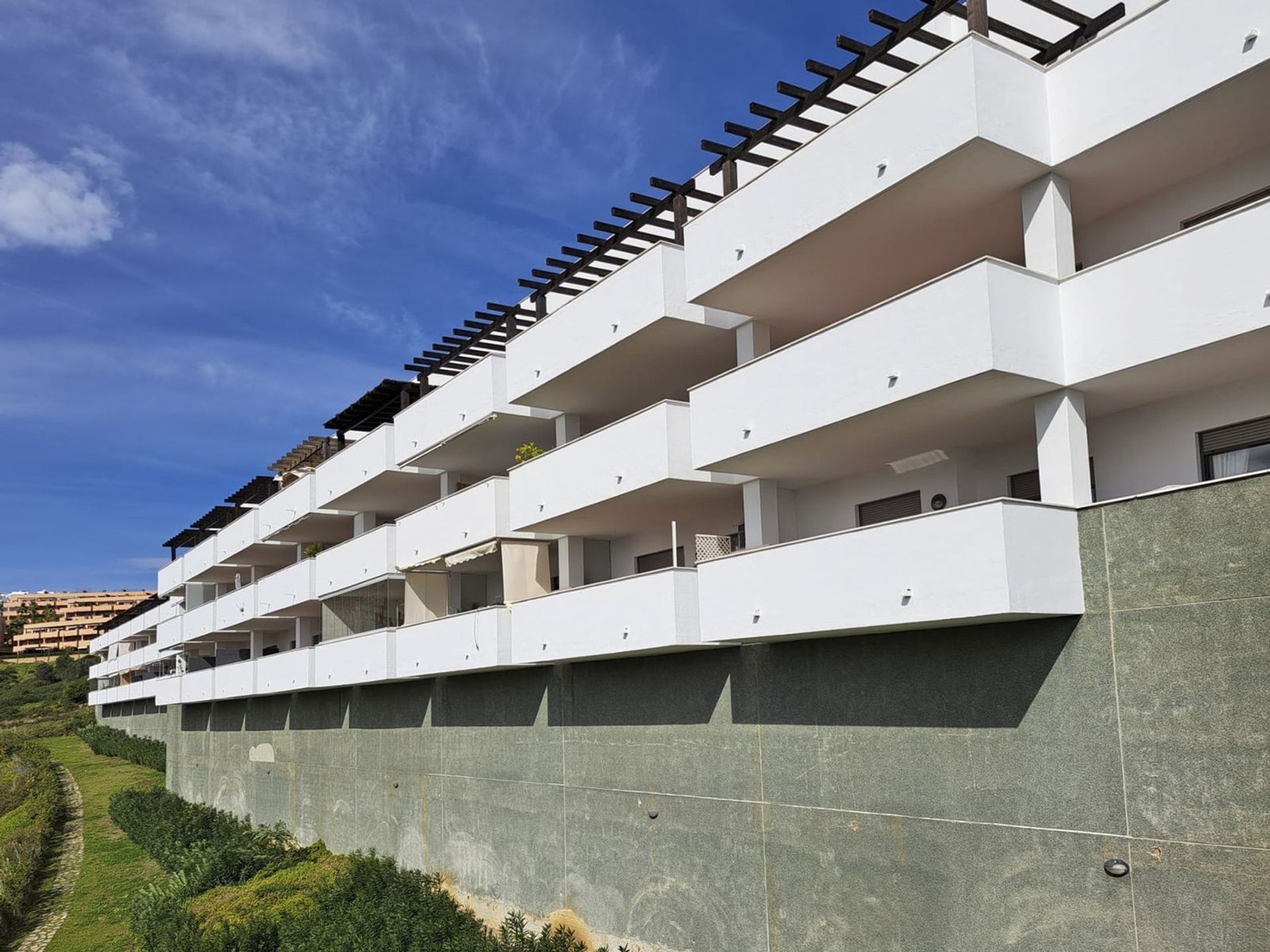 Condominium in Manilva, Andalucía 11751504