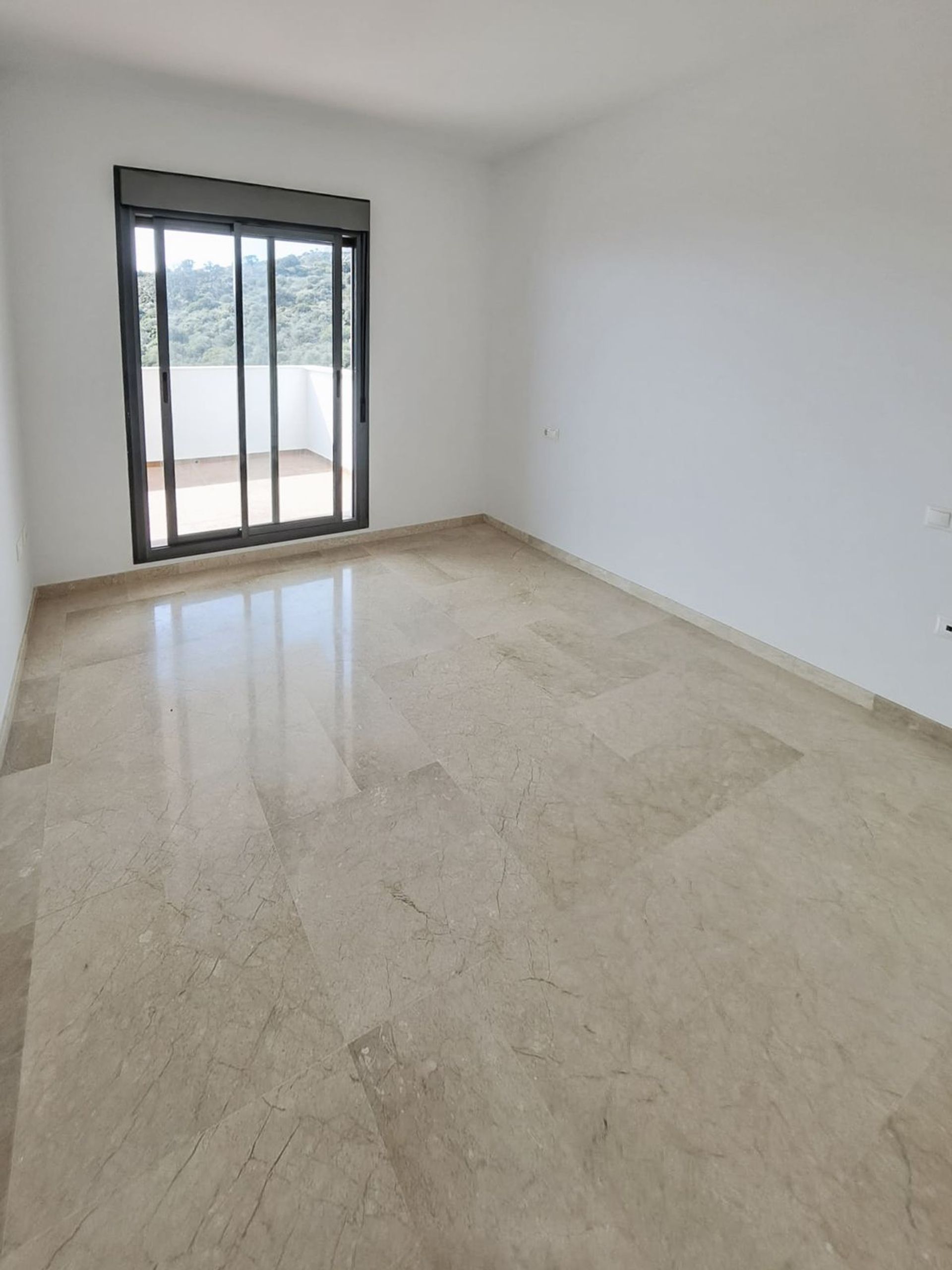 Condominium in Manilva, Andalucía 11751504