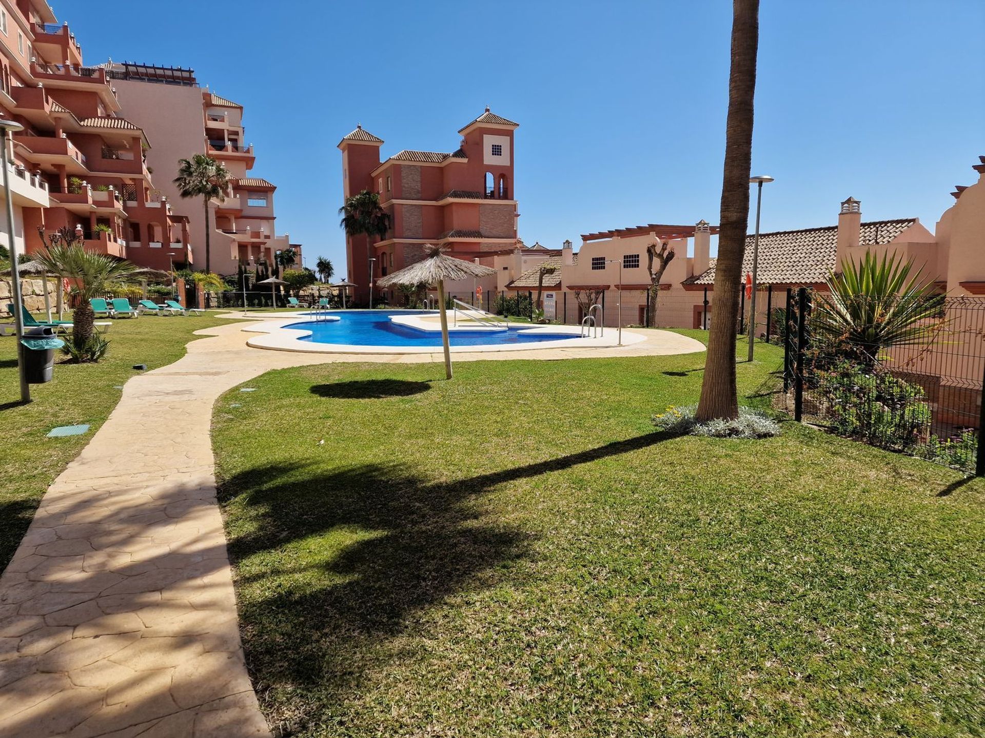 Condominio nel La Duquesa, Andalucía 11751851