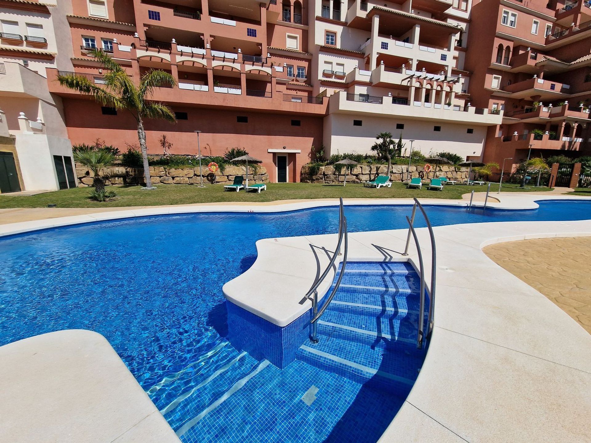 Condominio nel La Duquesa, Andalucía 11751851