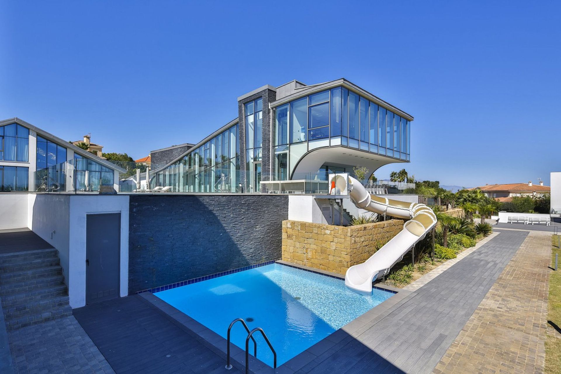 House in Guadiaro, Andalusia 11751968