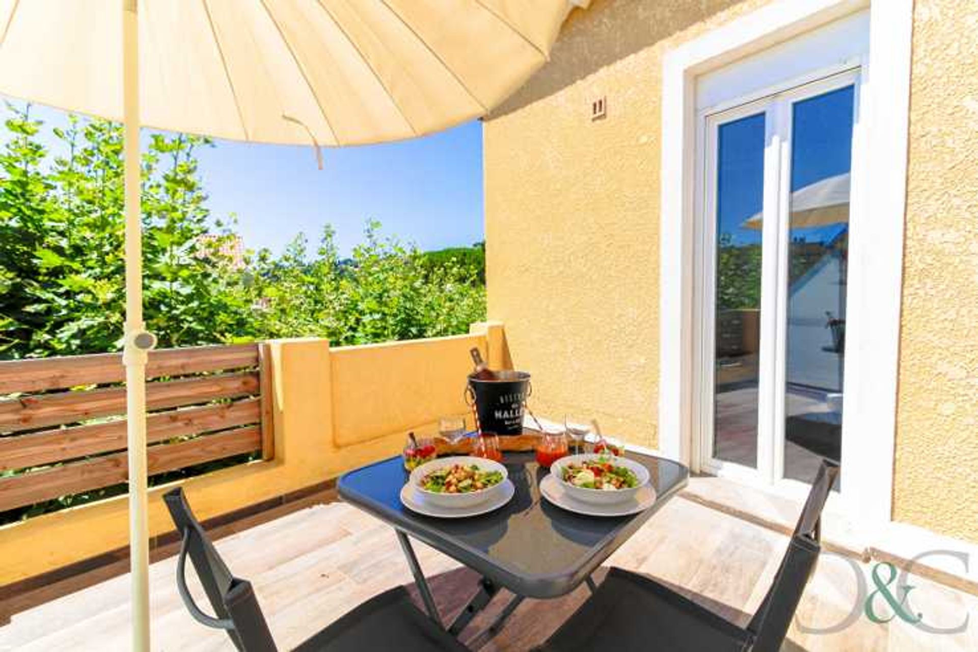 Кондоминиум в Le Lavandou, Provence-Alpes-Cote d'Azur 11752028