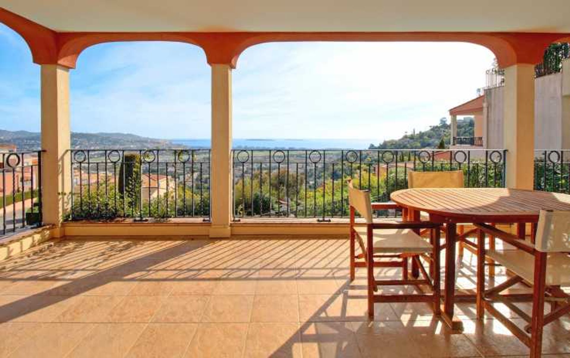 Condominium in Mandelieu-la-Napoule, Provence-Alpes-Cote d'Azur 11752111