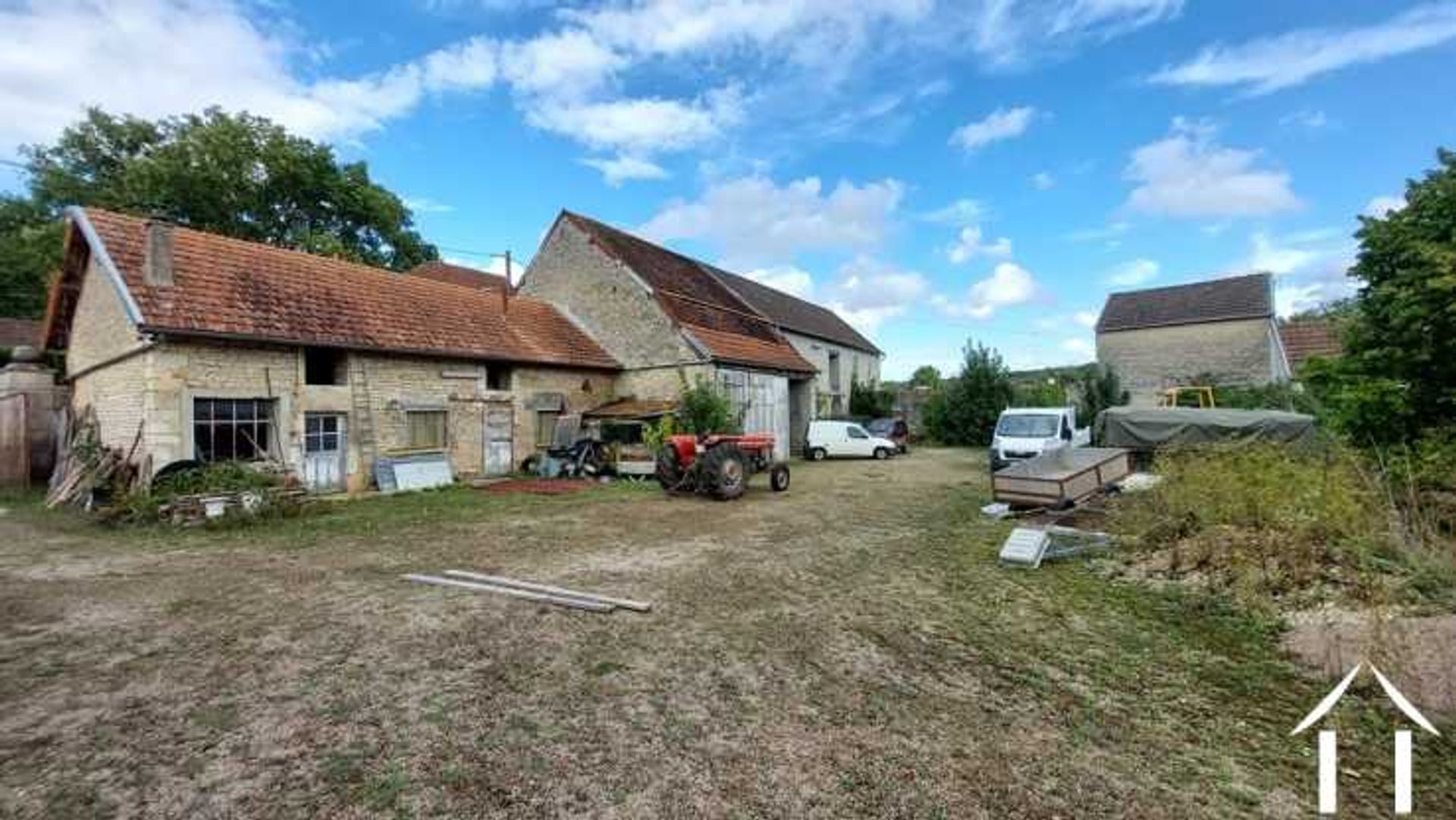 公寓 在 Nuits-Saint-Georges, Bourgogne-Franche-Comte 11752287