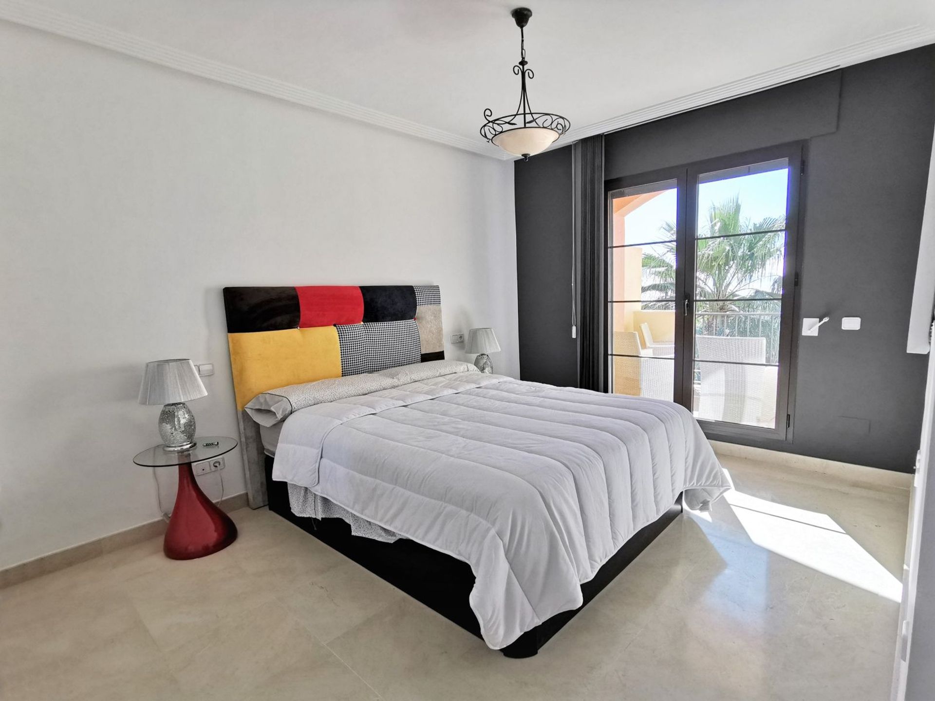 Condominium in Benahavis, Andalusia 11752327