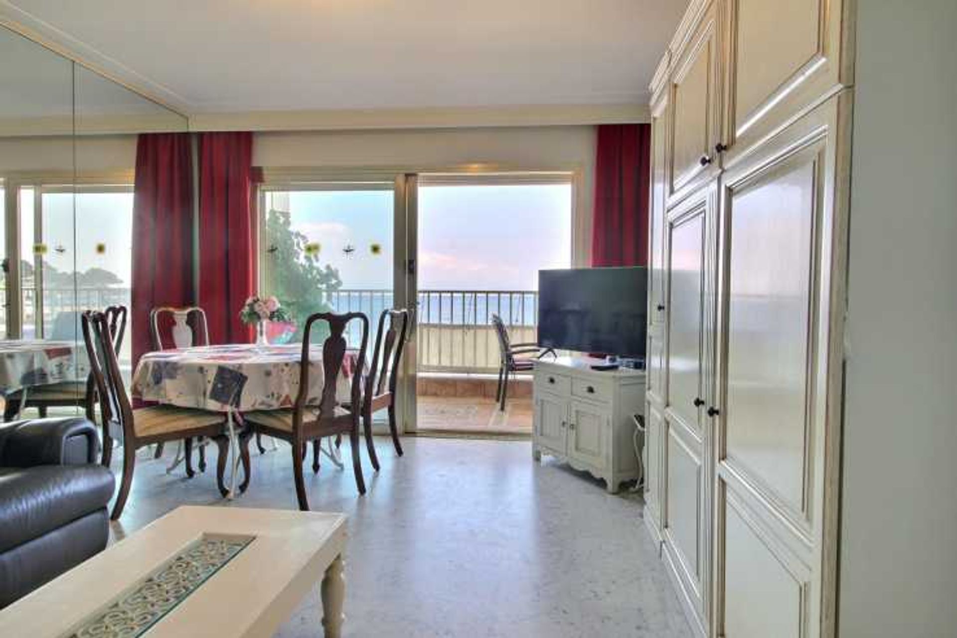 Condominium in Antibes, Provence-Alpes-Côte d'Azur 11752467