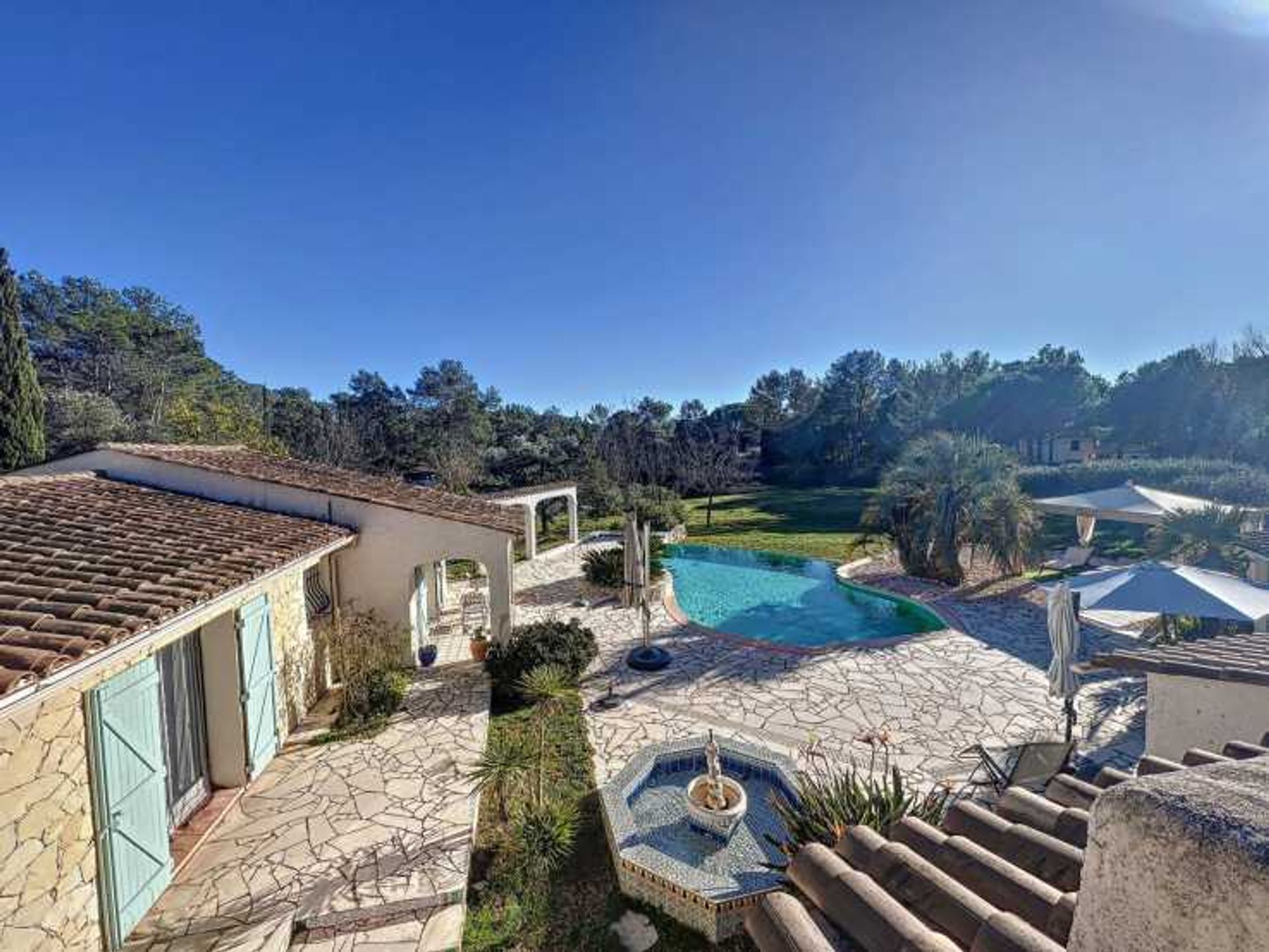 Dom w Puget-sur-Argens, Provence-Alpes-Cote d'Azur 11752667