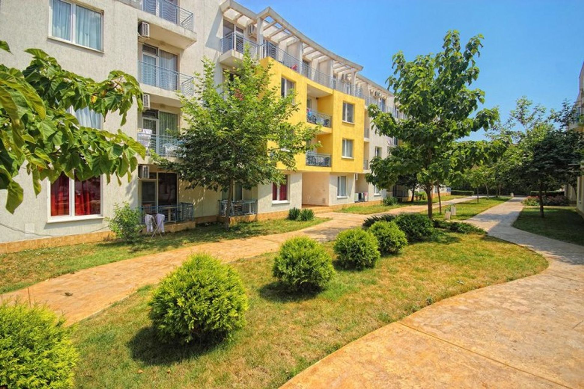 Condominium dans , Burgas 11752825