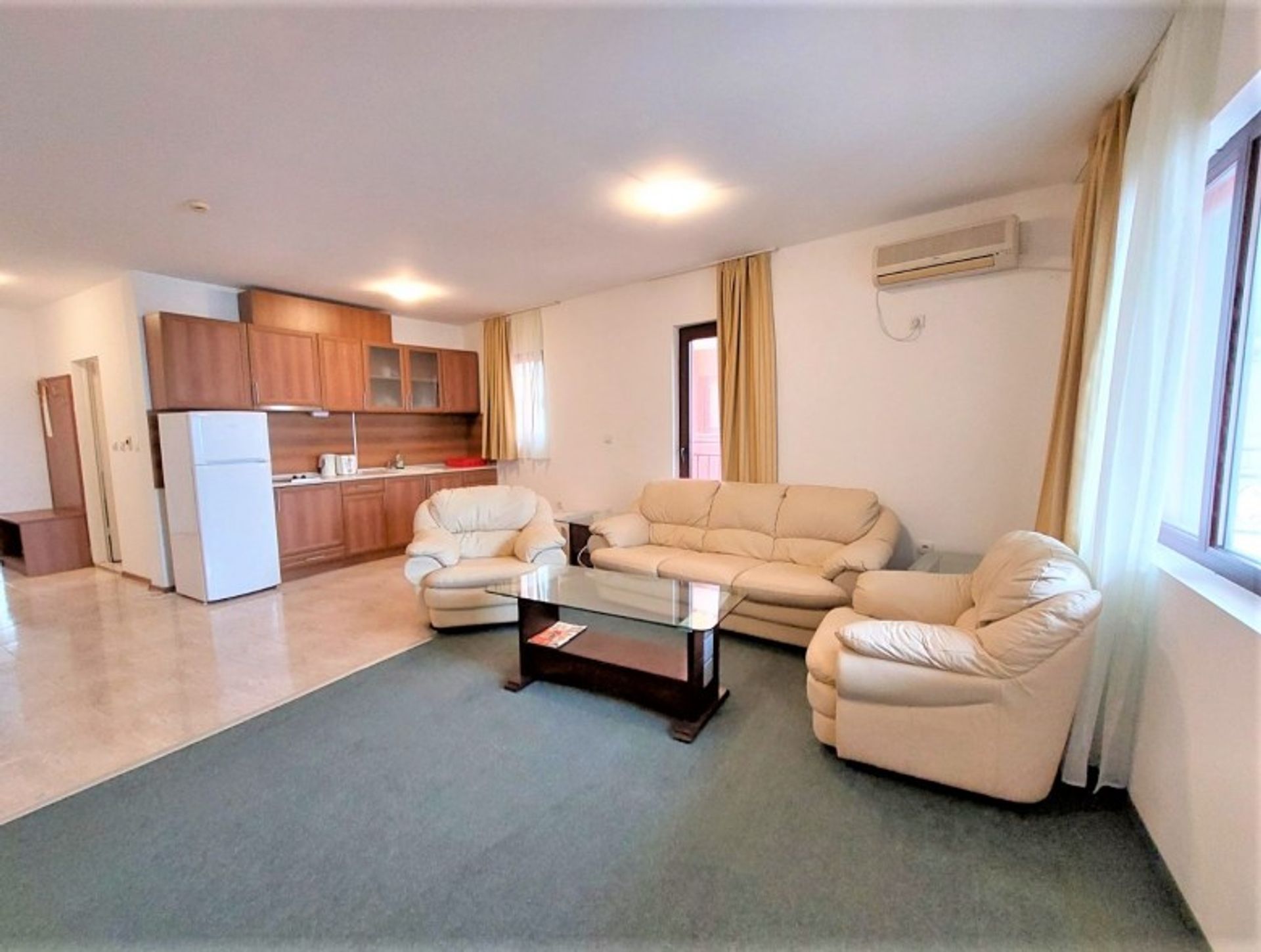 Condominium in Aheloy, Burgas 11752920