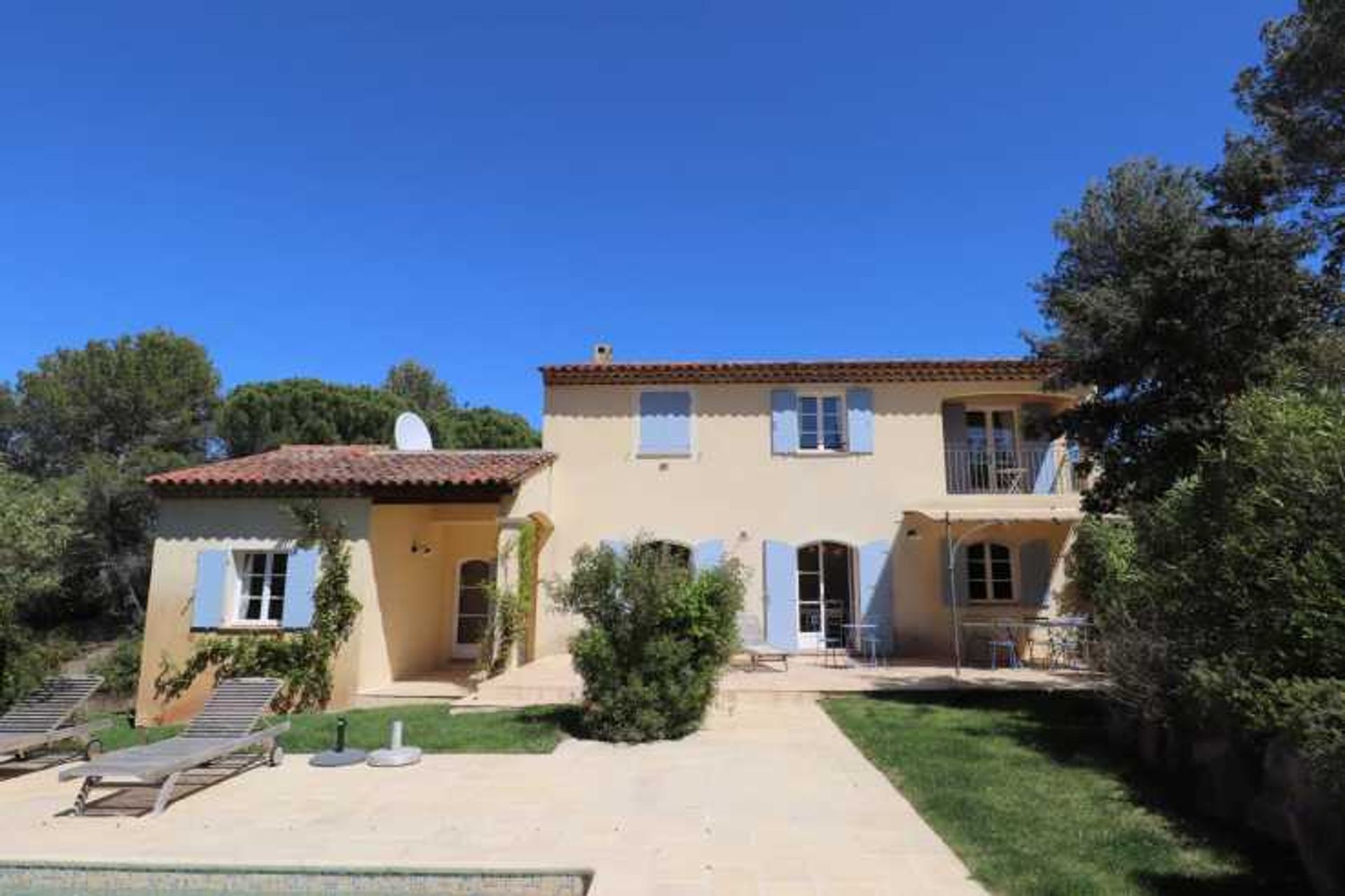 Hus i La Motte, Provence-Alpes-Cote d'Azur 11752929