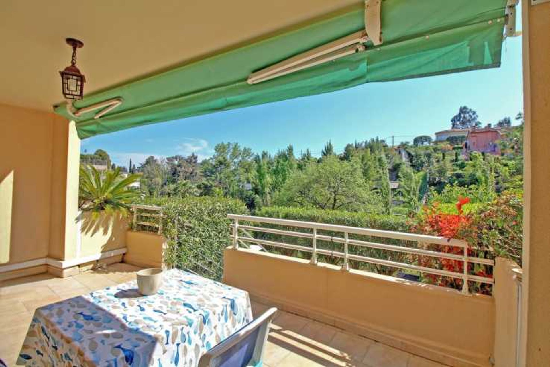 Condominium in Mandelieu-La Napoule, Provence-Alpes-Côte d'Azur 11753061