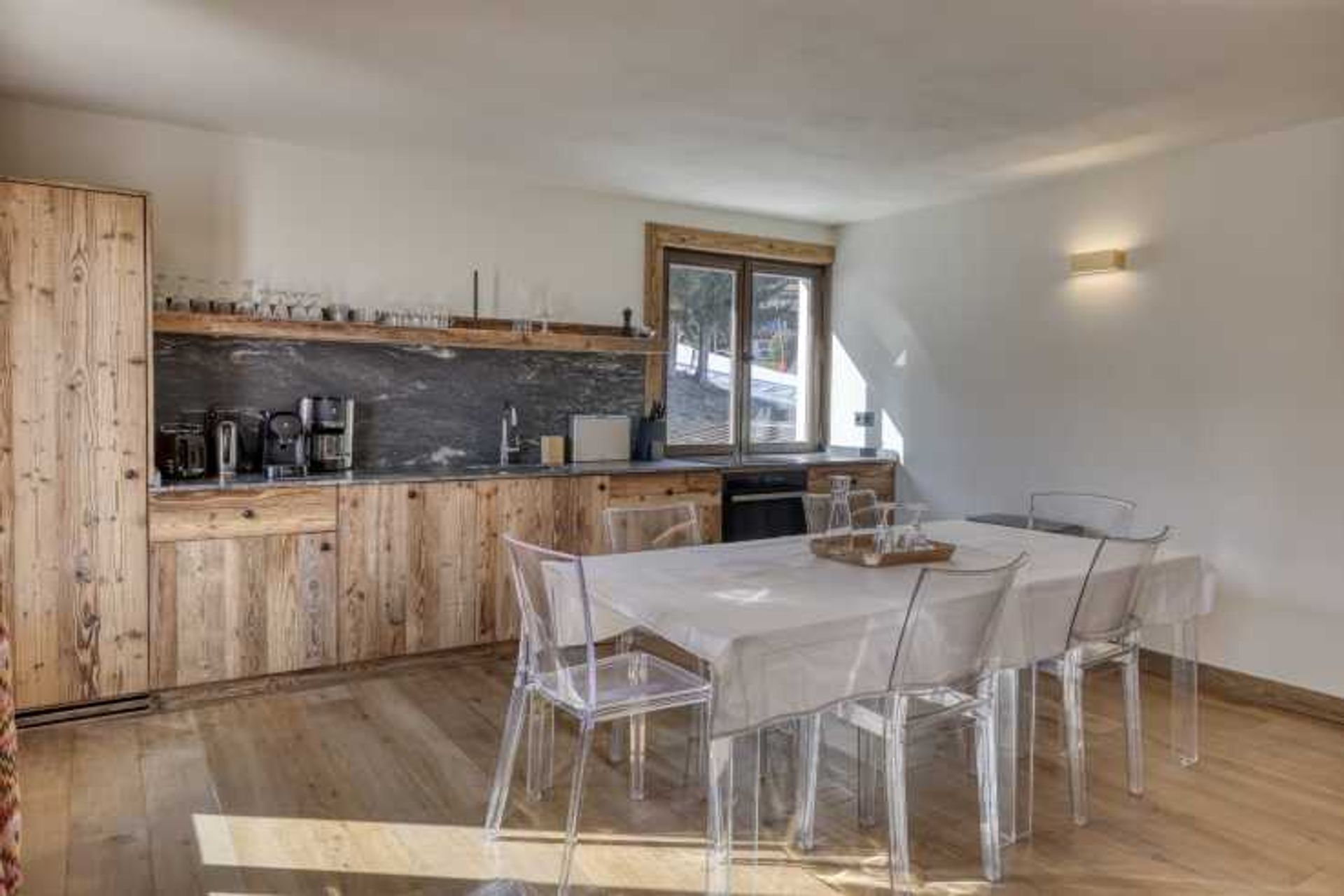 Osakehuoneisto sisään Demi-Quartier, Auvergne-Rhône-Alpes 11753158