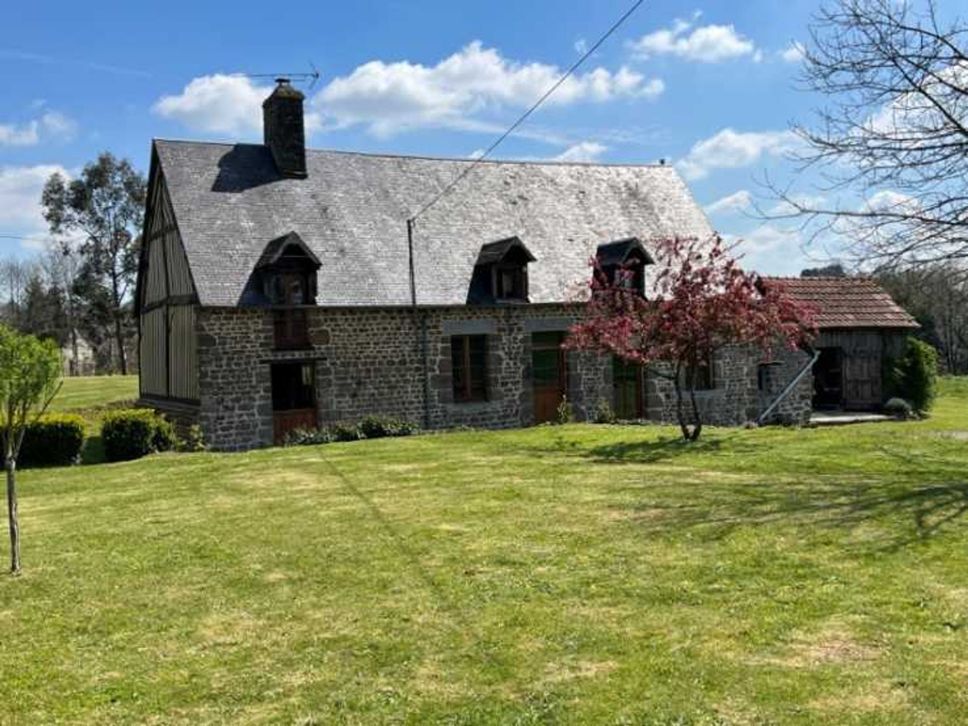 rumah dalam Buais-les-Monts, Normandy 11753207