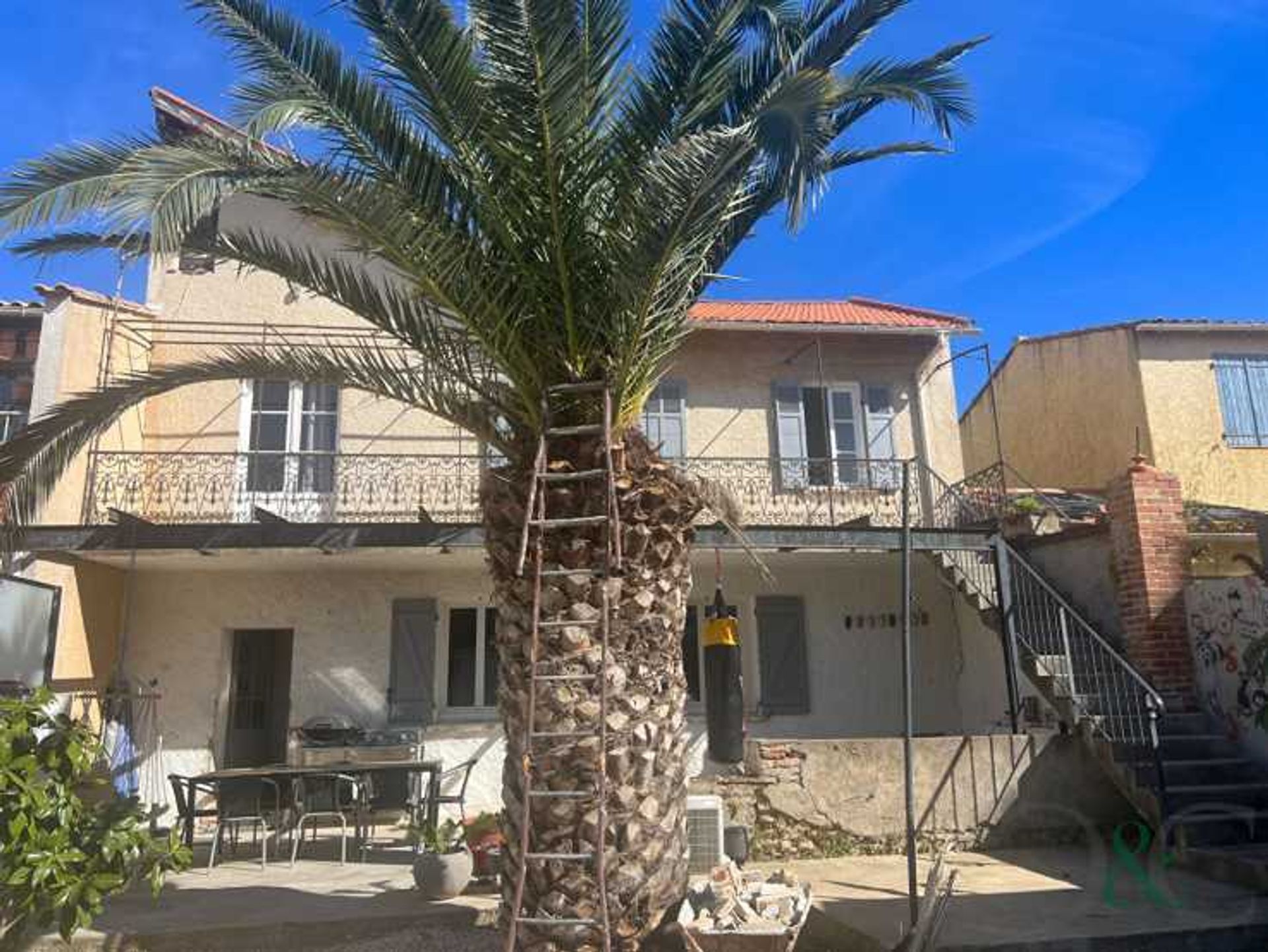 House in La Londe-les-Maures, Provence-Alpes-Côte d'Azur 11753284