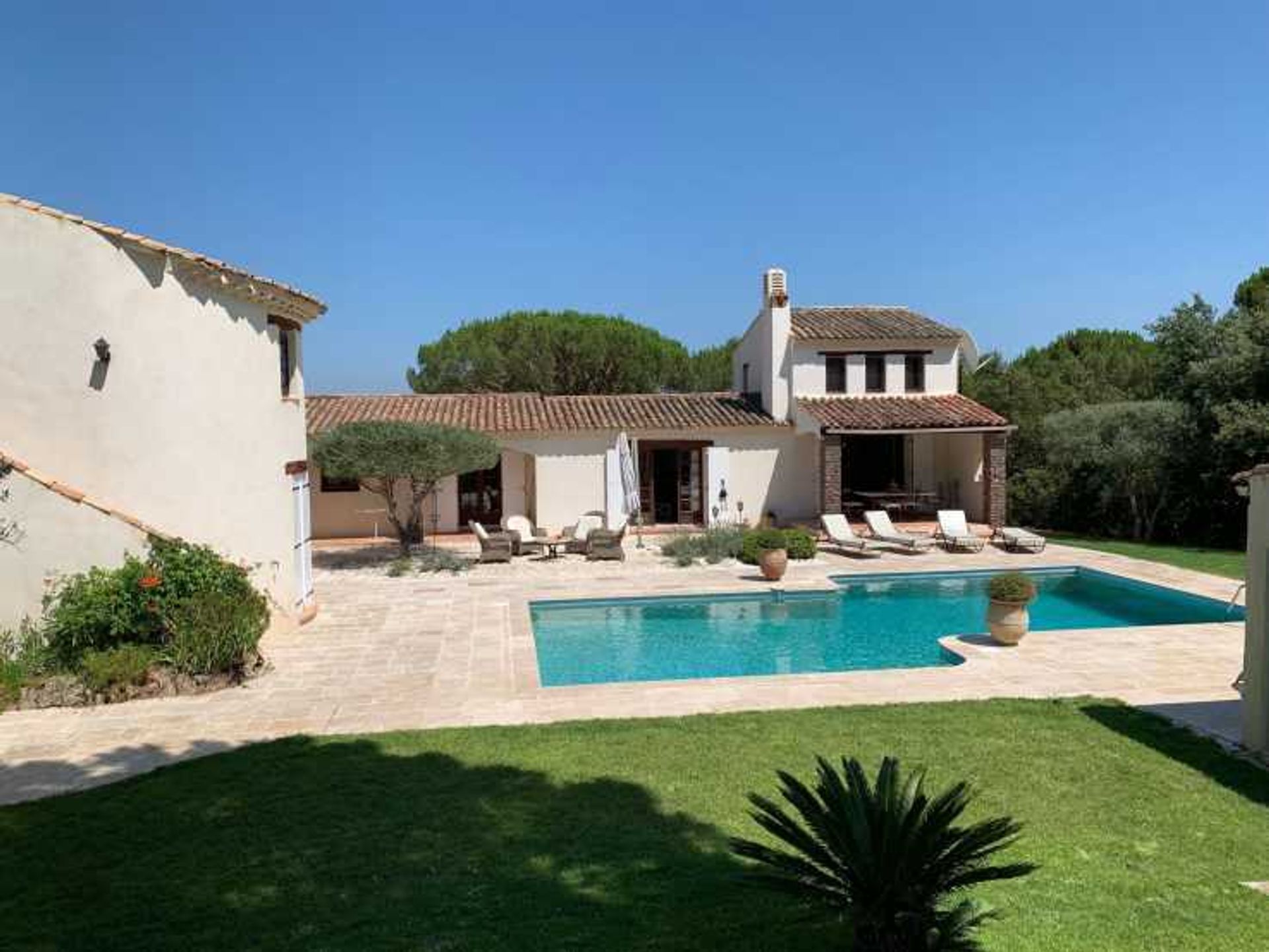 Rumah di Roquebrune-sur-Argens, Provence-Alpes-Côte d'Azur 11753339