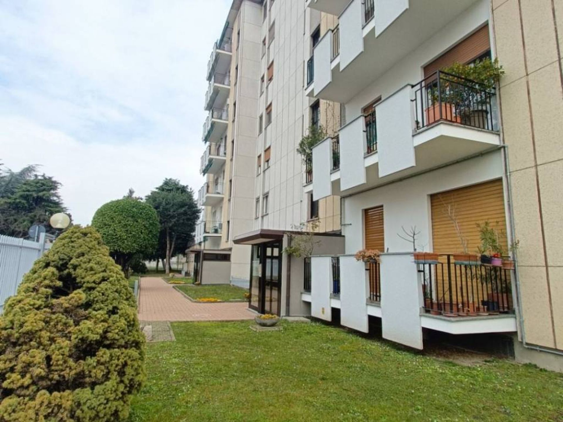 Condominium in Baggio, Lombardy 11754117