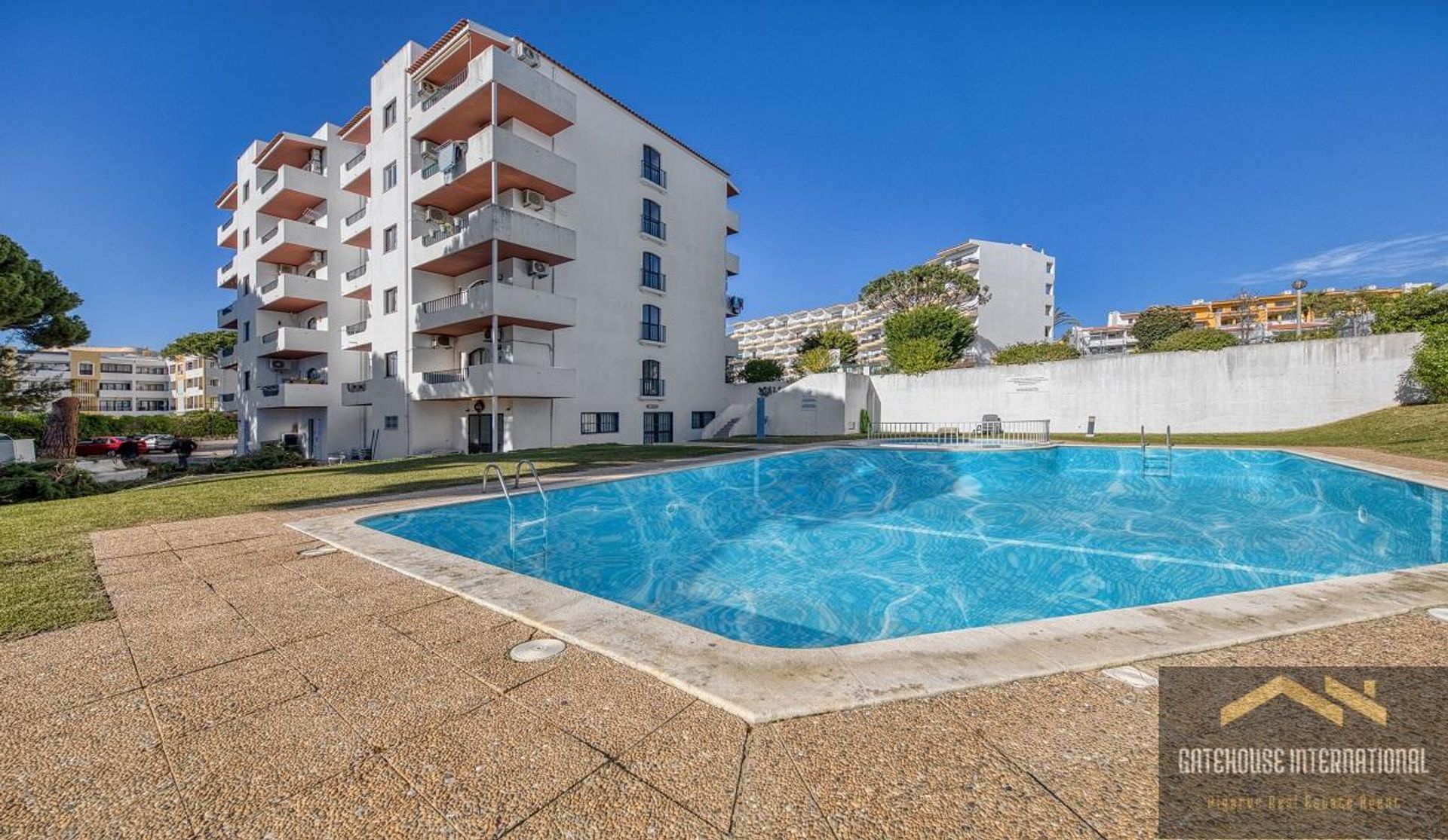 Condominium in Quarteira, Faro 11754173