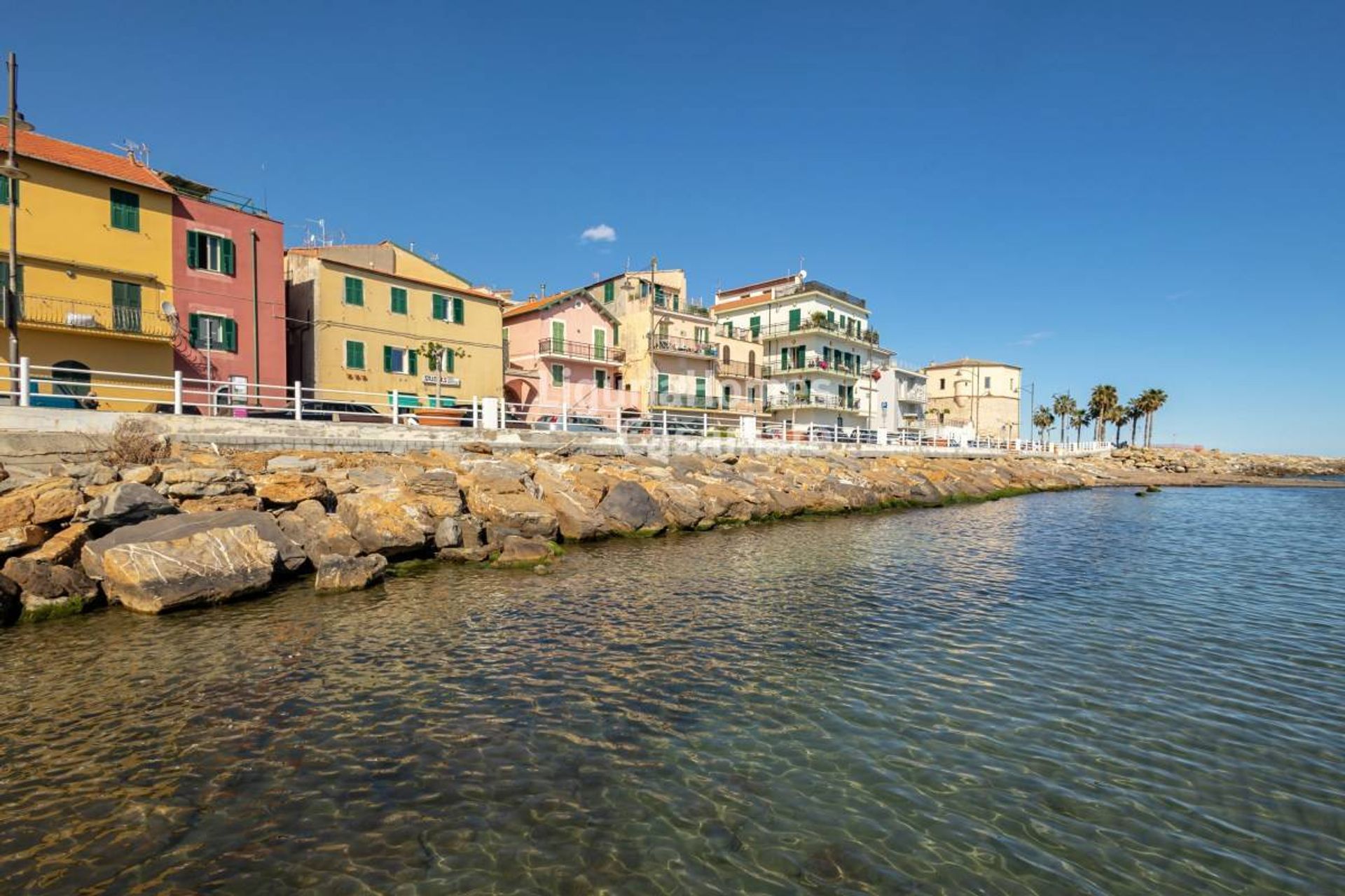 rumah dalam Santo Stefano al Mare, Liguria 11754493