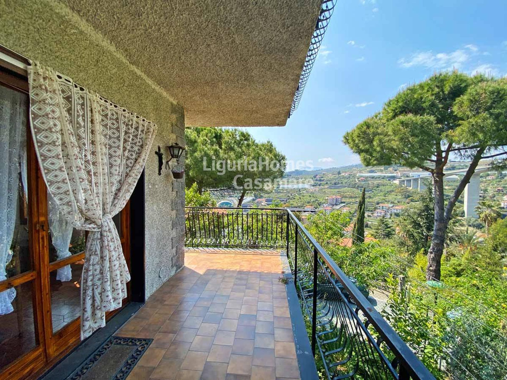 Condominium in Bordighera, Liguria 11754607