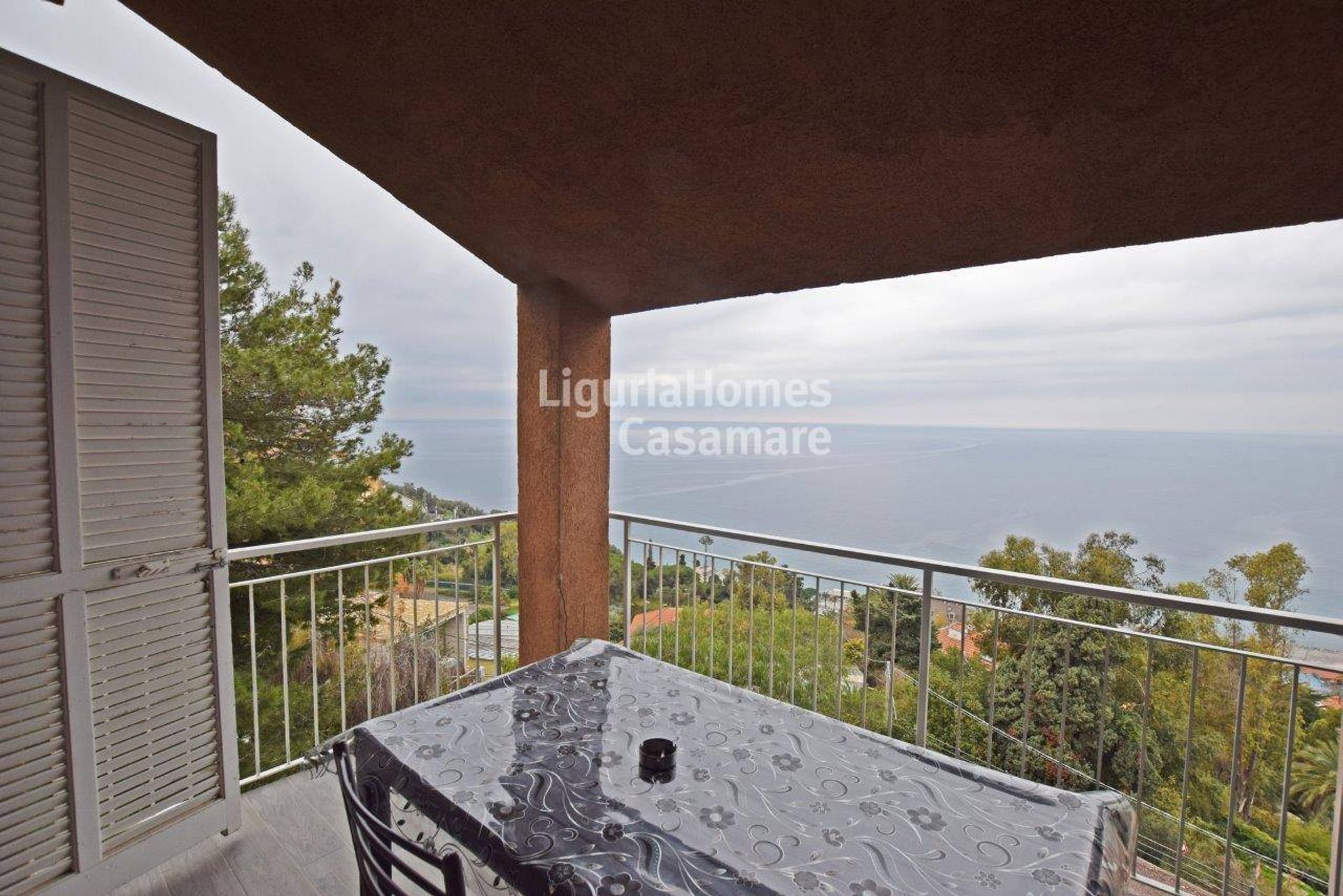 Condominio en Ospedaletti, Liguria 11754625