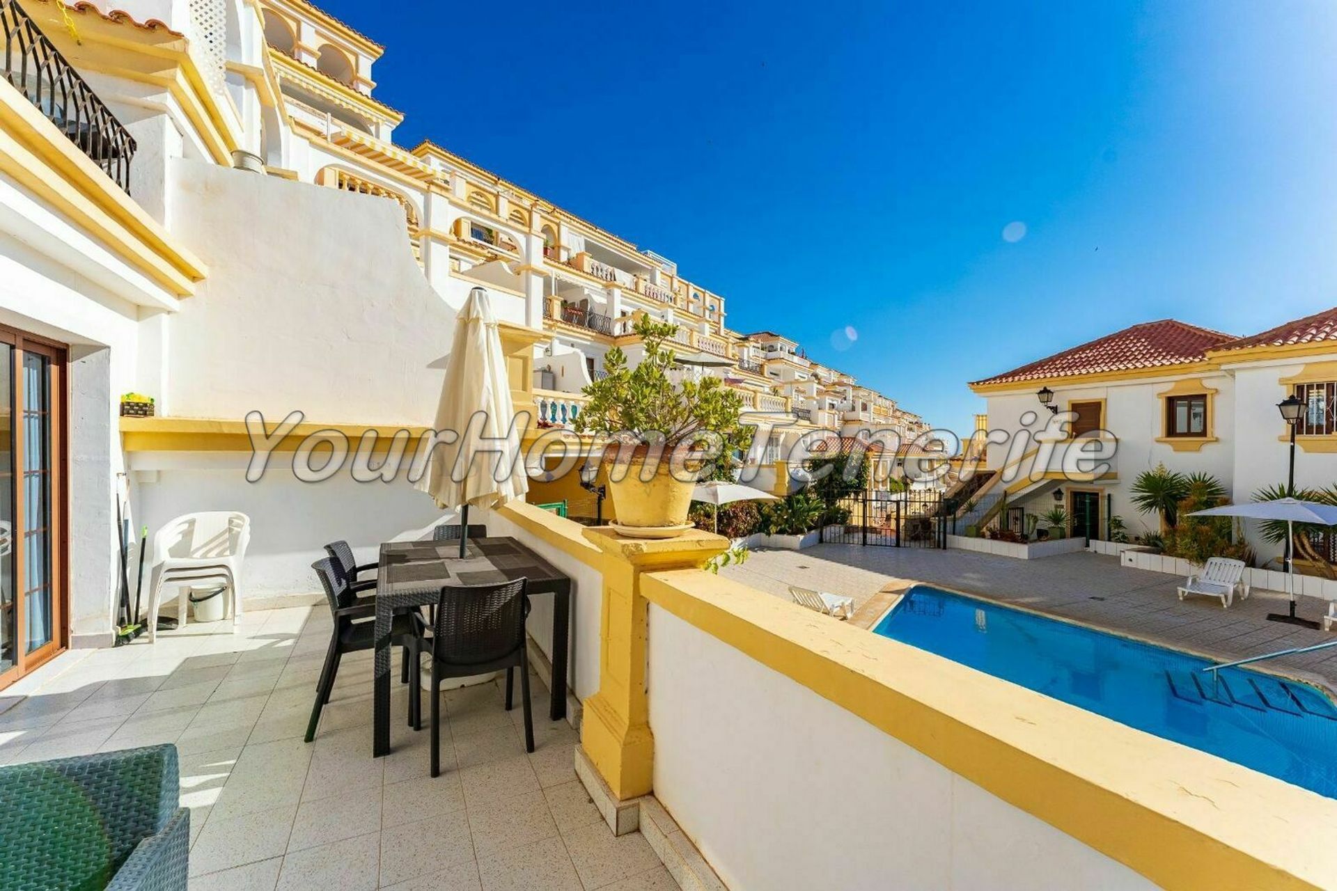 Condominium in Adeje, Canary Islands 11754667