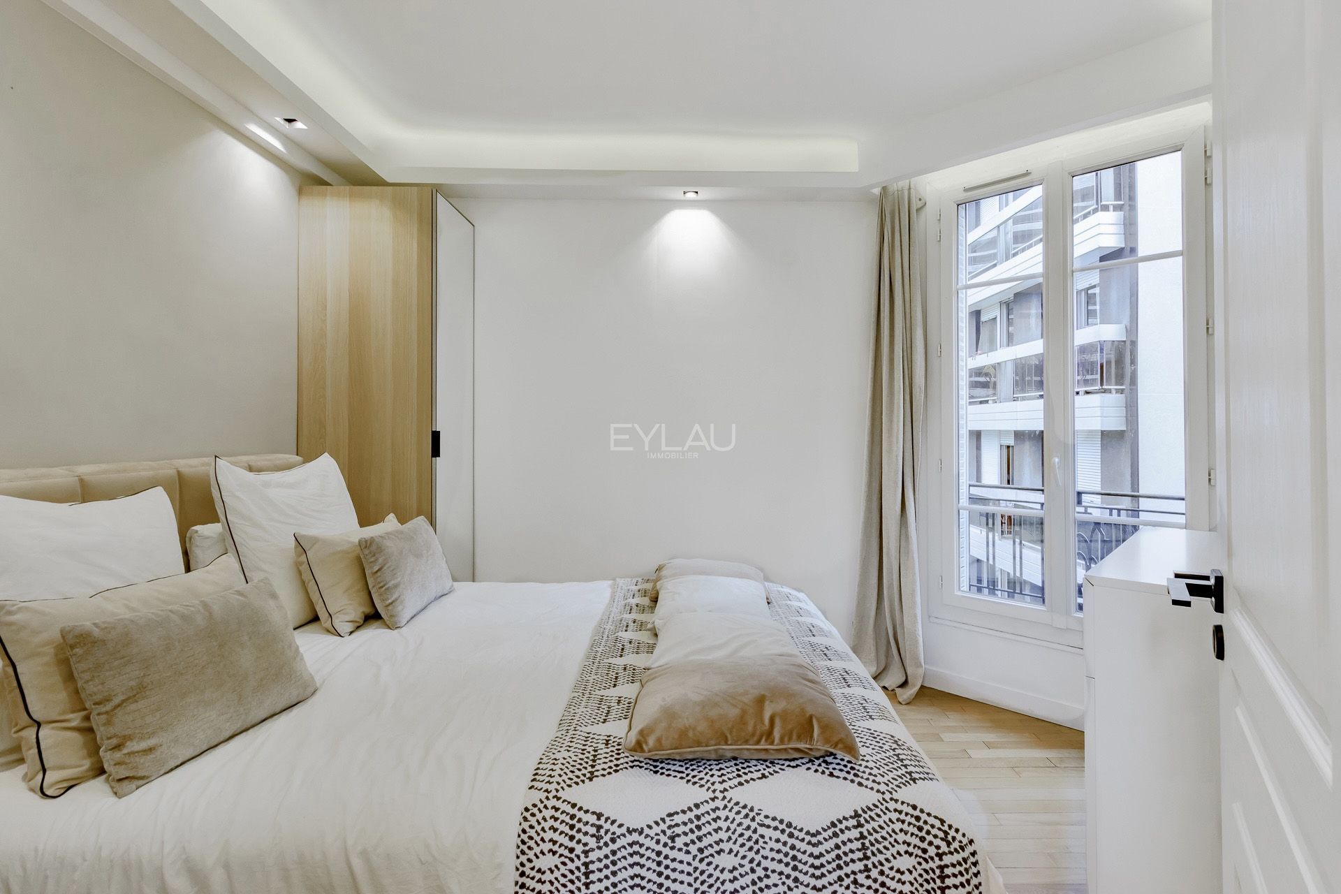 Condominium dans Paris, Île-de-France 11754806