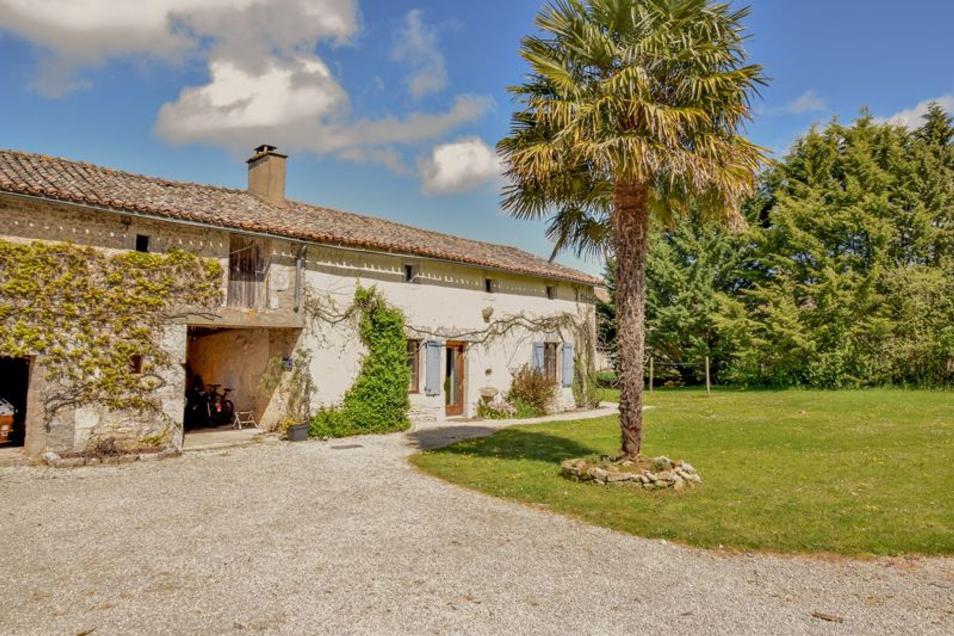 rumah dalam Blanzay, Nouvelle-Aquitaine 11755140