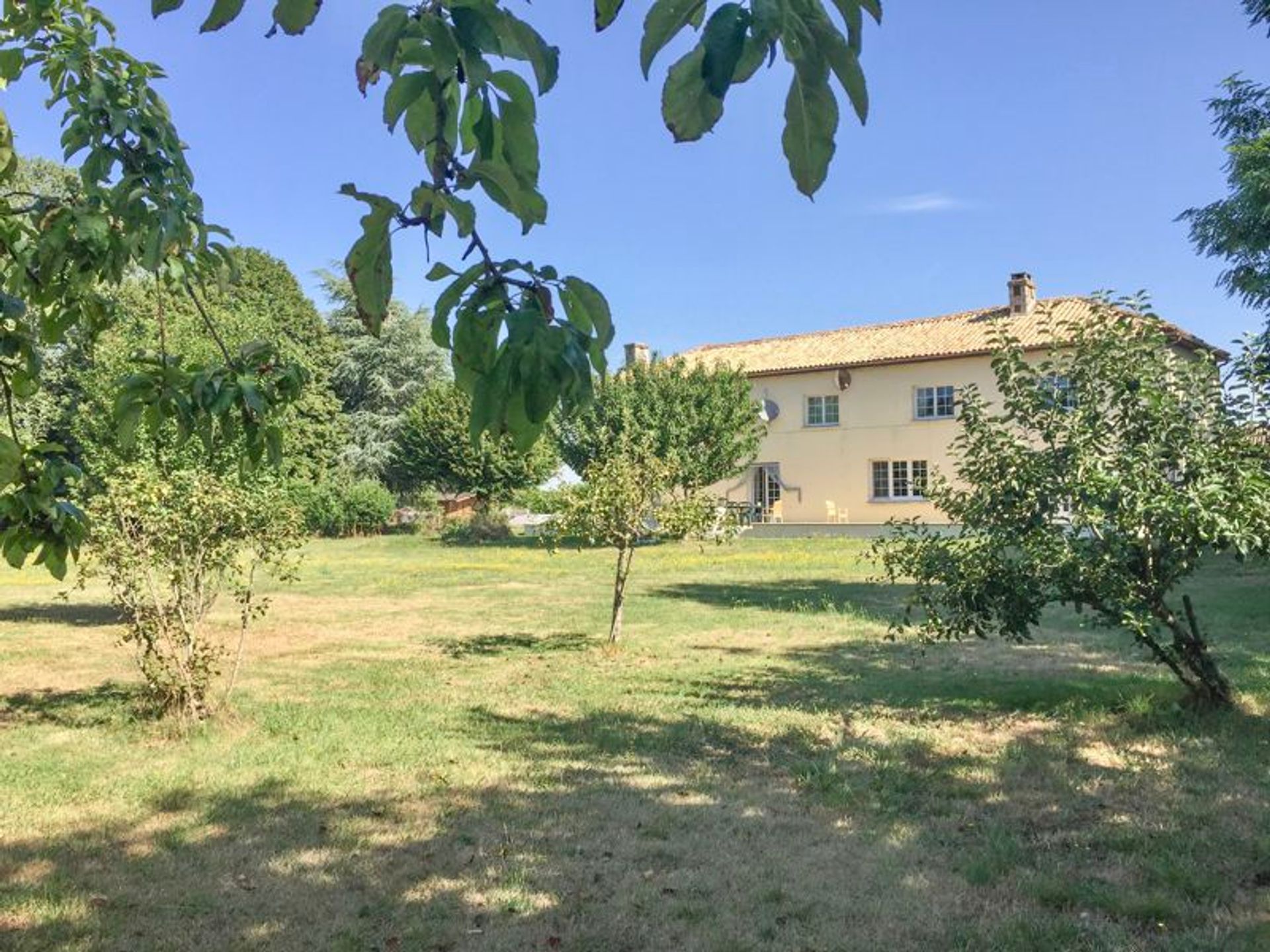 rumah dalam Blanzay, Nouvelle-Aquitaine 11755140