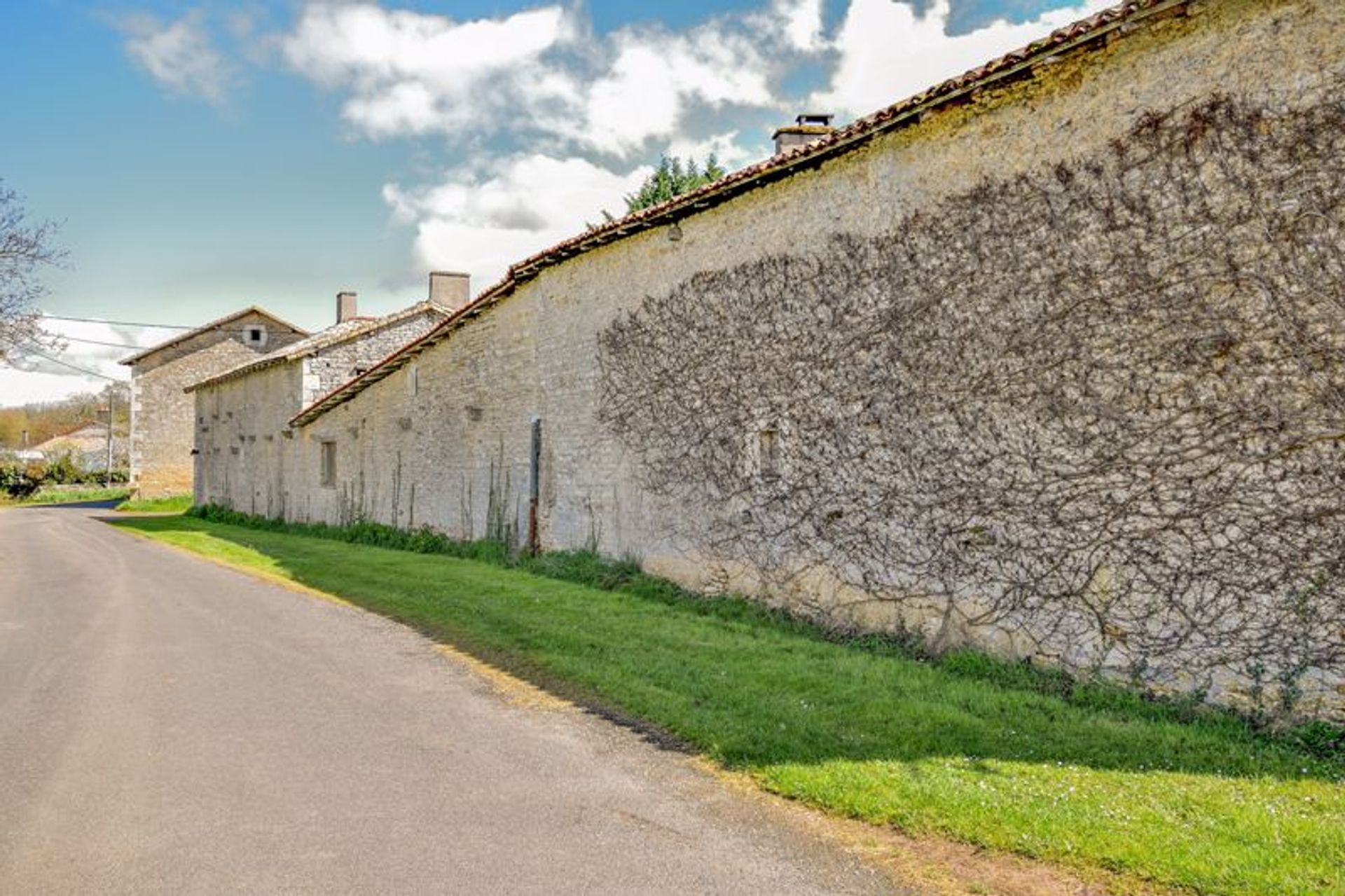 rumah dalam Blanzay, Nouvelle-Aquitaine 11755140