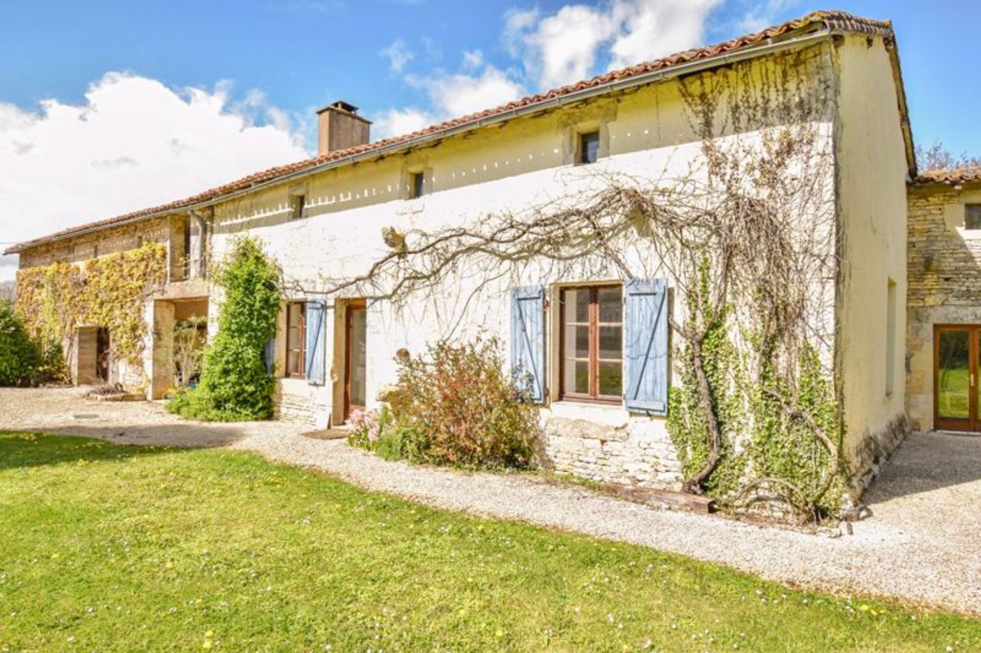 rumah dalam Blanzay, Nouvelle-Aquitaine 11755140