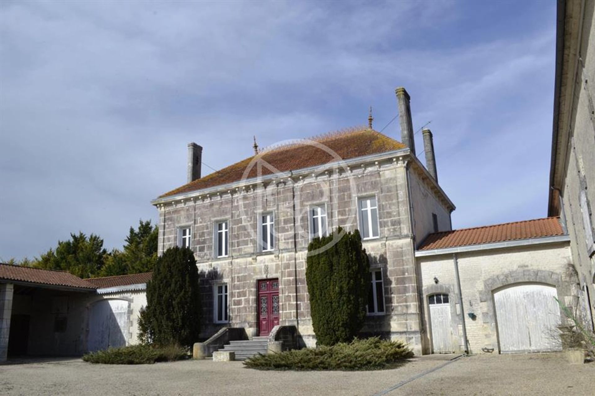 Casa nel Saint-Fort-sur-le-Ne, Nouvelle-Aquitaine 11755339