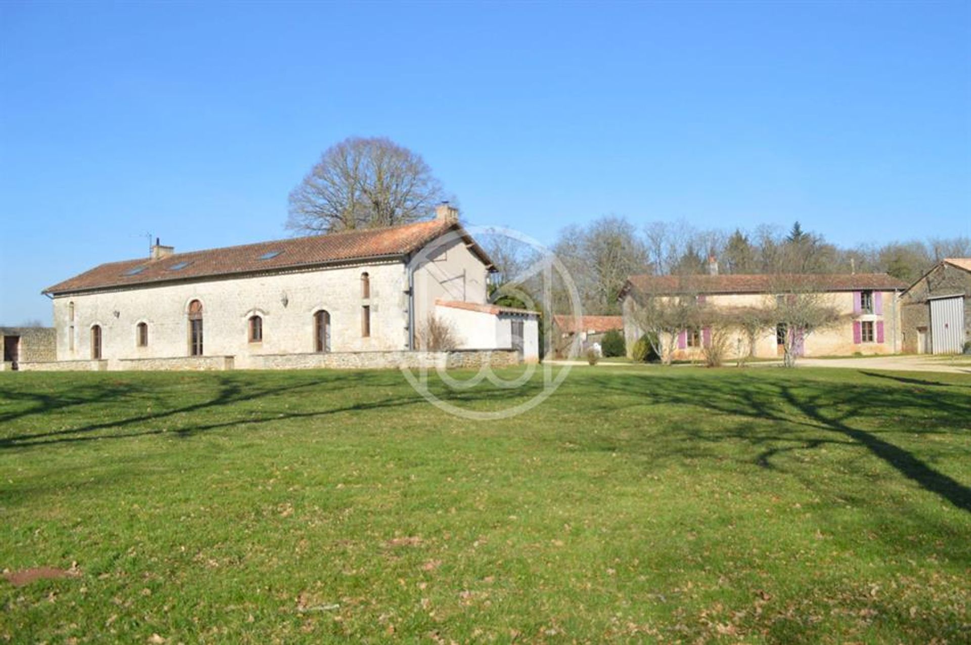 casa en Couhe, Nouvelle-Aquitaine 11755348