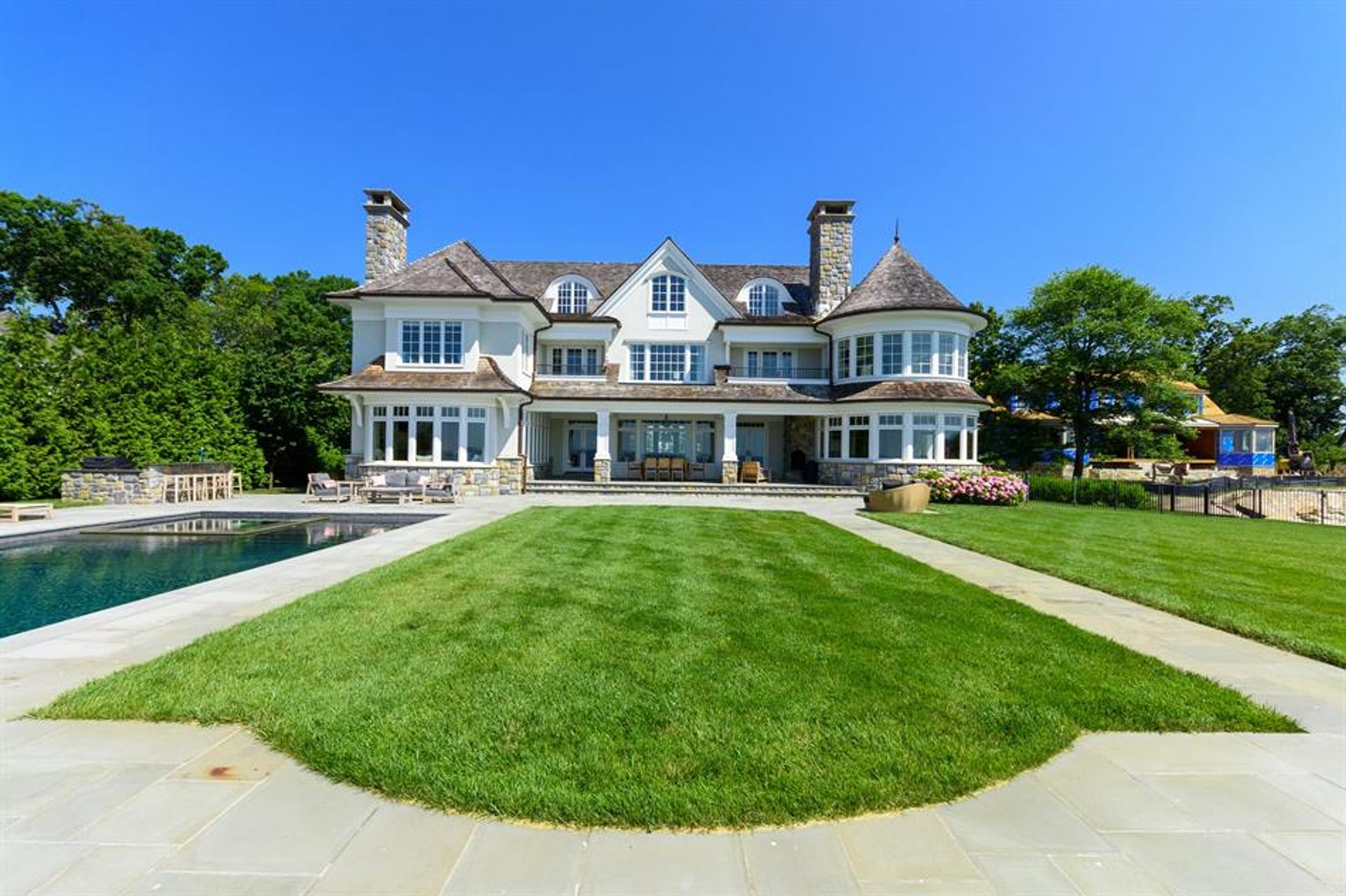 House in Darien, Connecticut 11755775