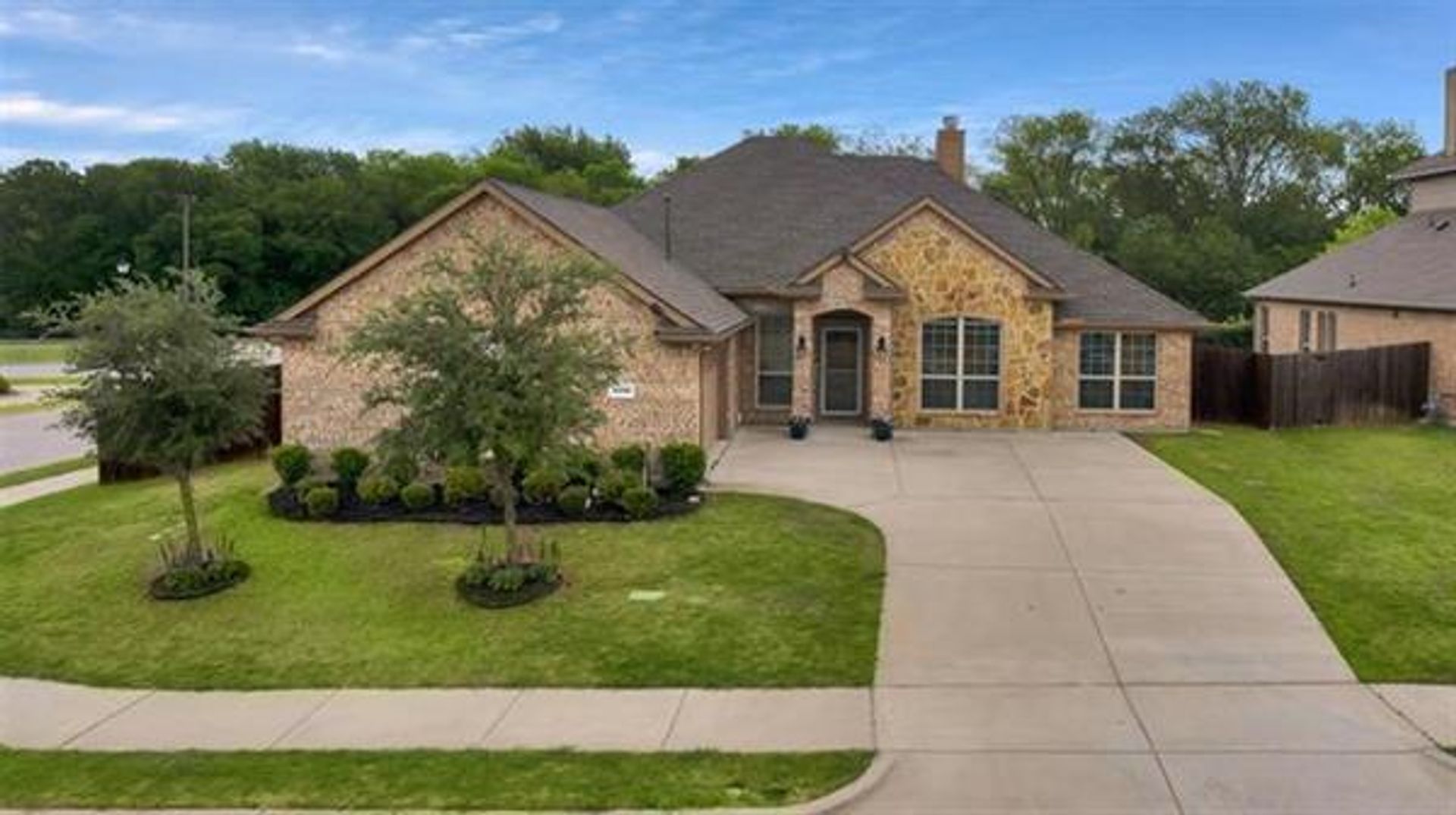 House in Rockwall, Texas 11756747