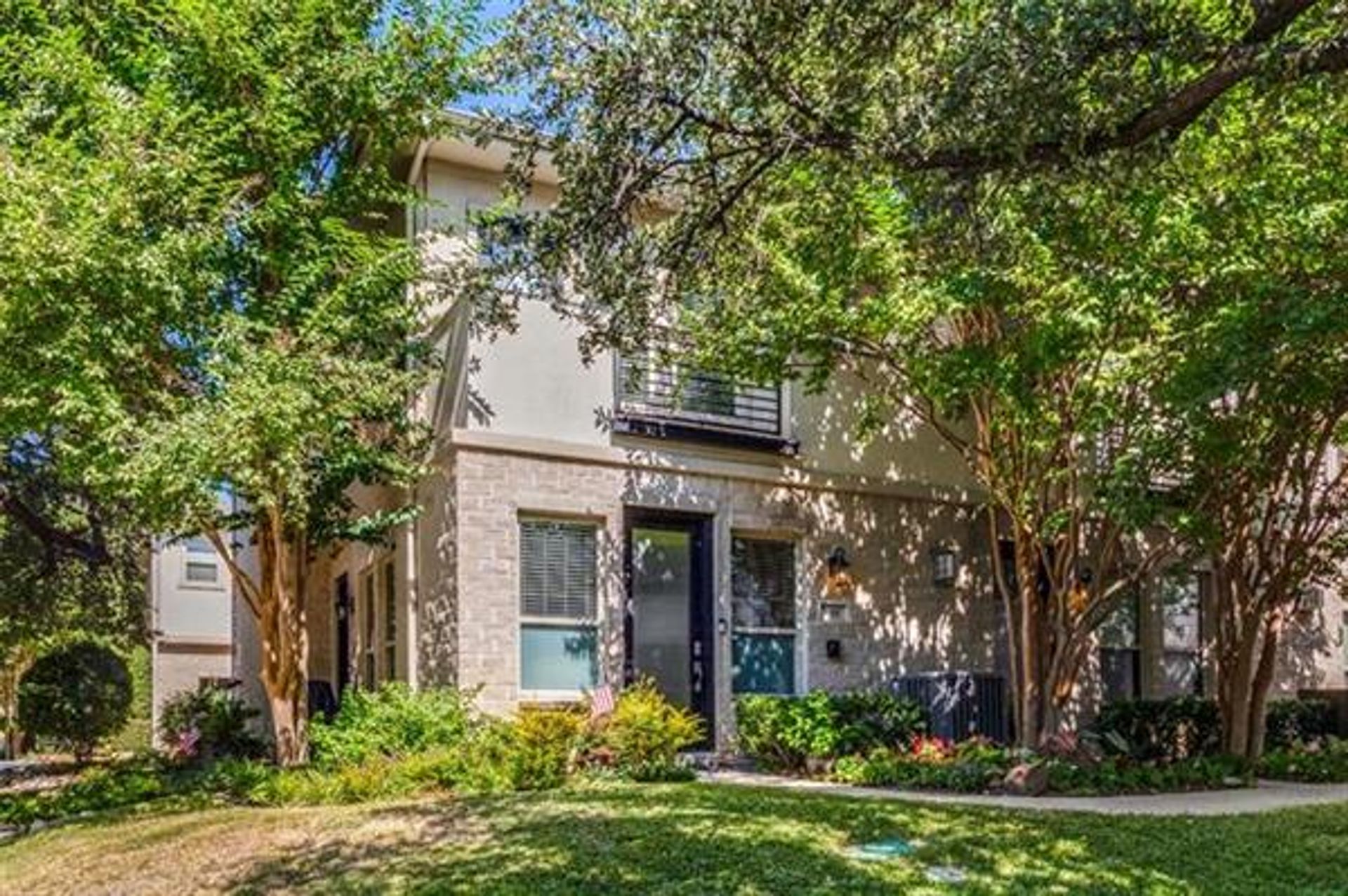 House in Farmers Branch, Texas 11756812