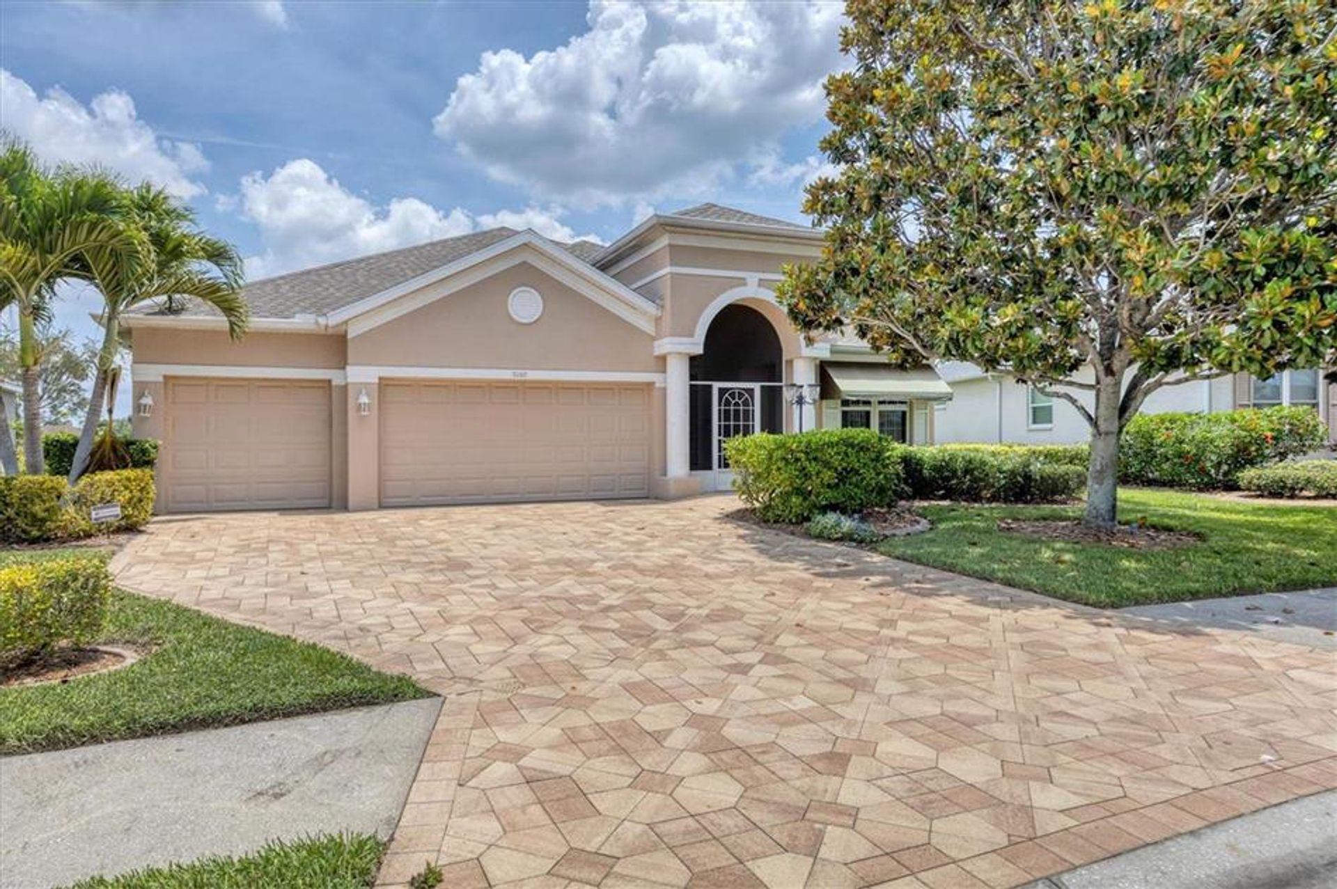 House in South Bradenton, Florida 11757682