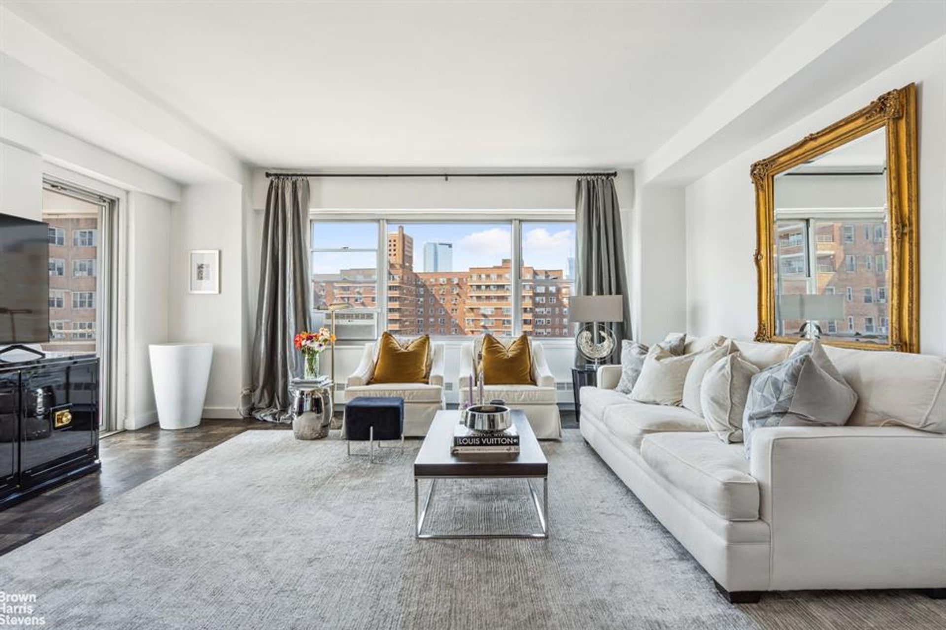 Condominium in New York, New York 11758535