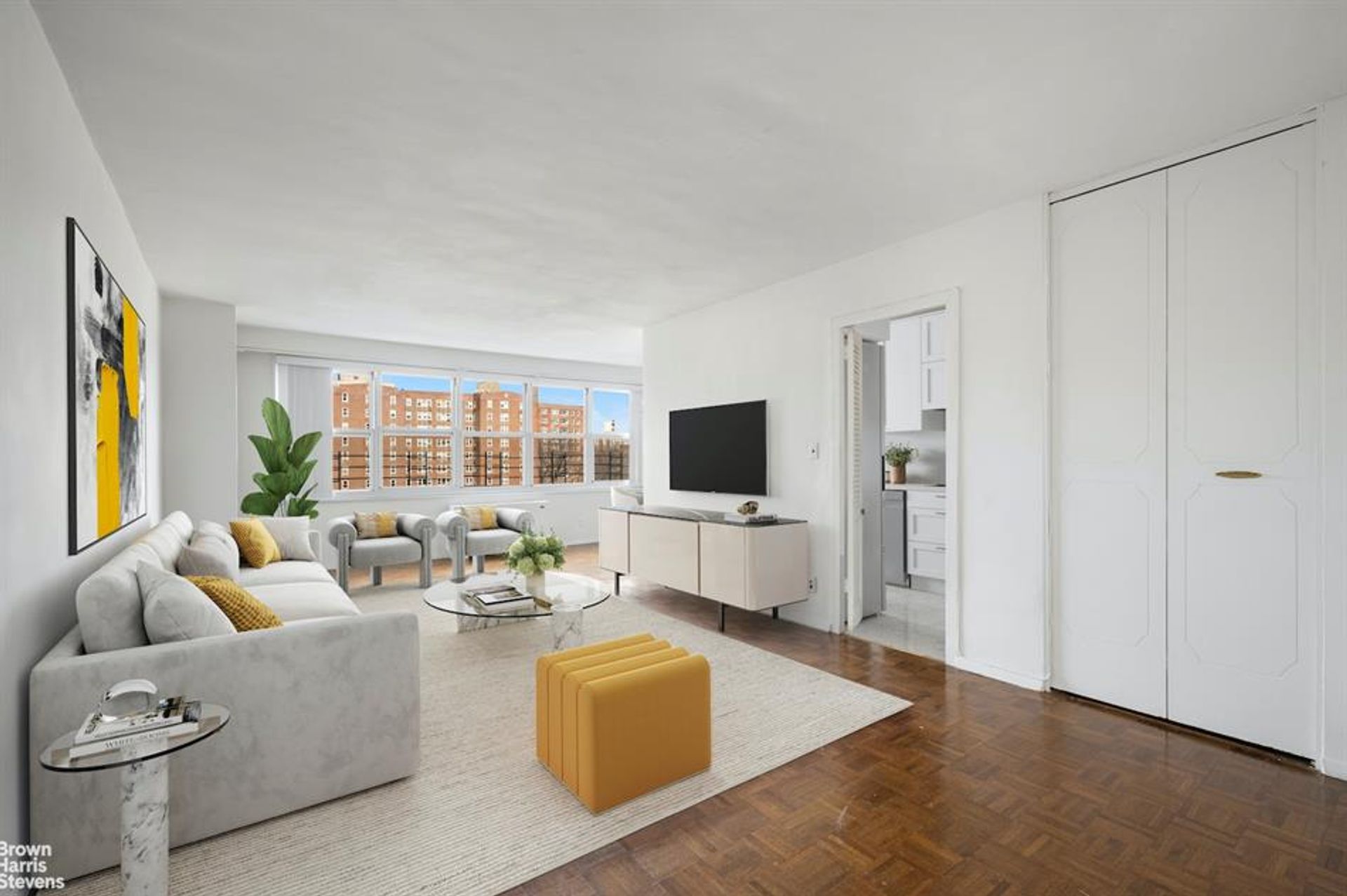 Condominium in , New York 11759028