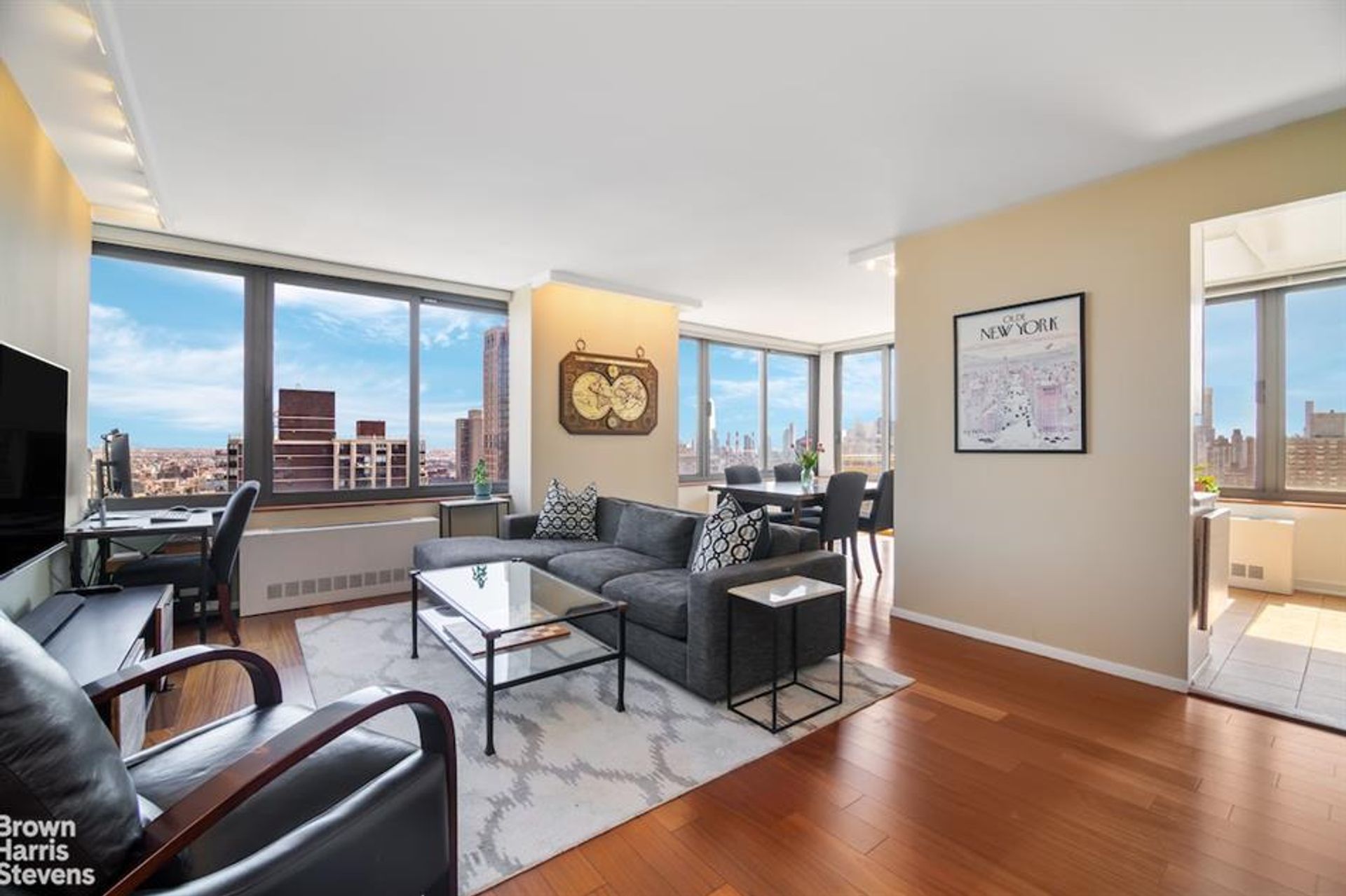 Condominium in Manhattan, New York 11760209