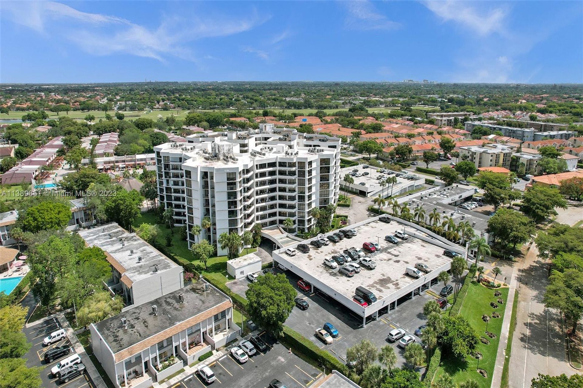 Condominium in Kendale Lakes, Florida 11760450