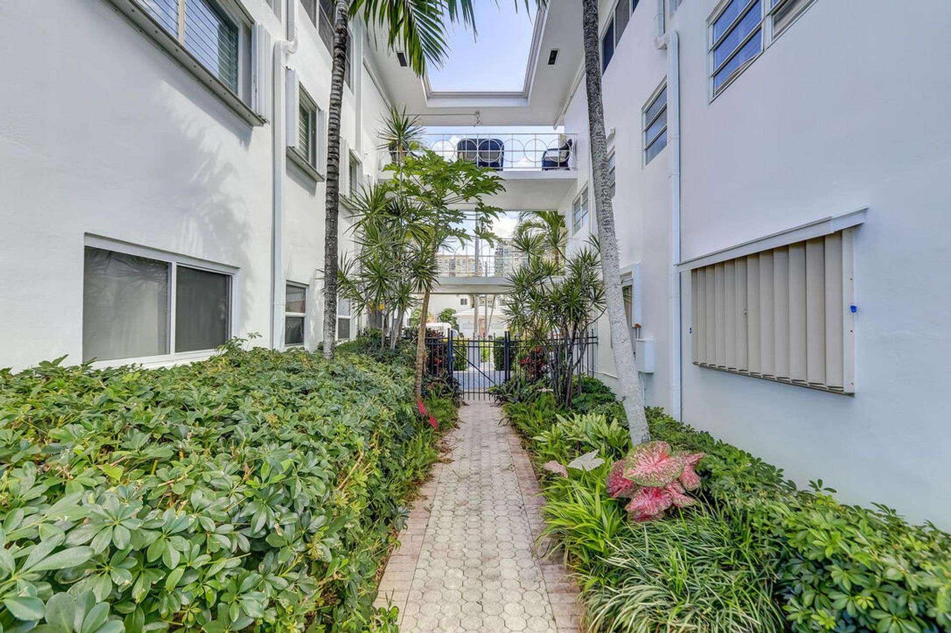 Condominium in Fort Lauderdale, Florida 11760455