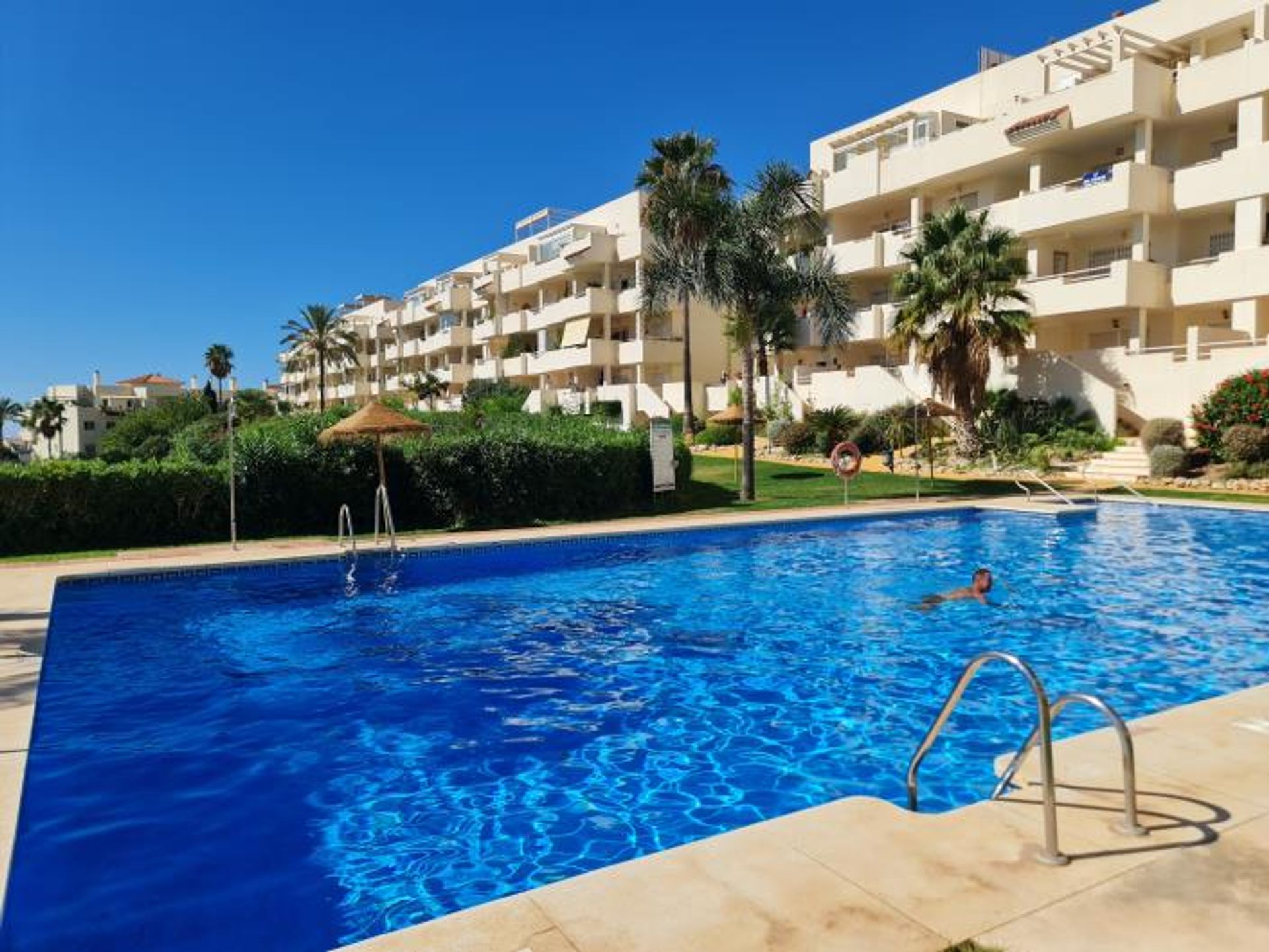 Condominio en guilena, Calle Manuel Piñero 11760673