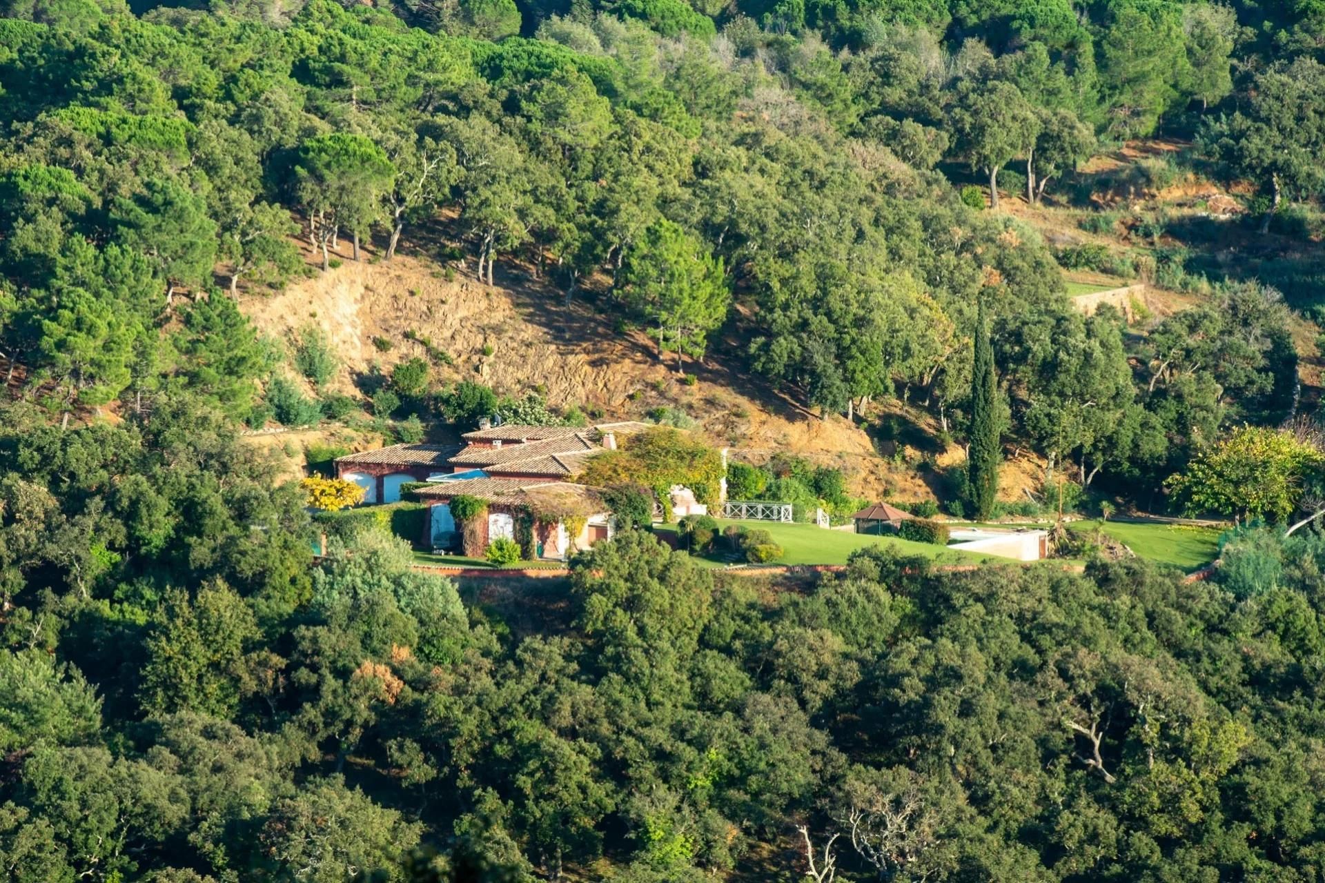 rumah dalam La Croix-Valmer, Provence-Alpes-Cote d'Azur 11761009