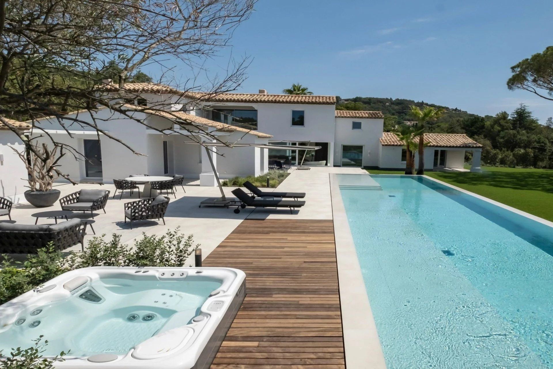 House in Grimaud, Provence-Alpes-Côte d'Azur 11761017