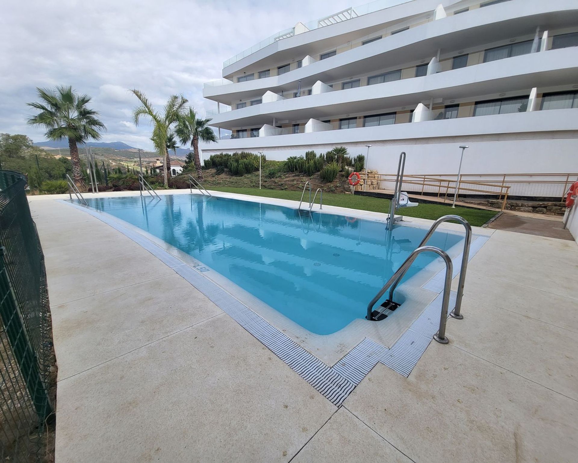 residencial no Estepona, Andalusia 11761078