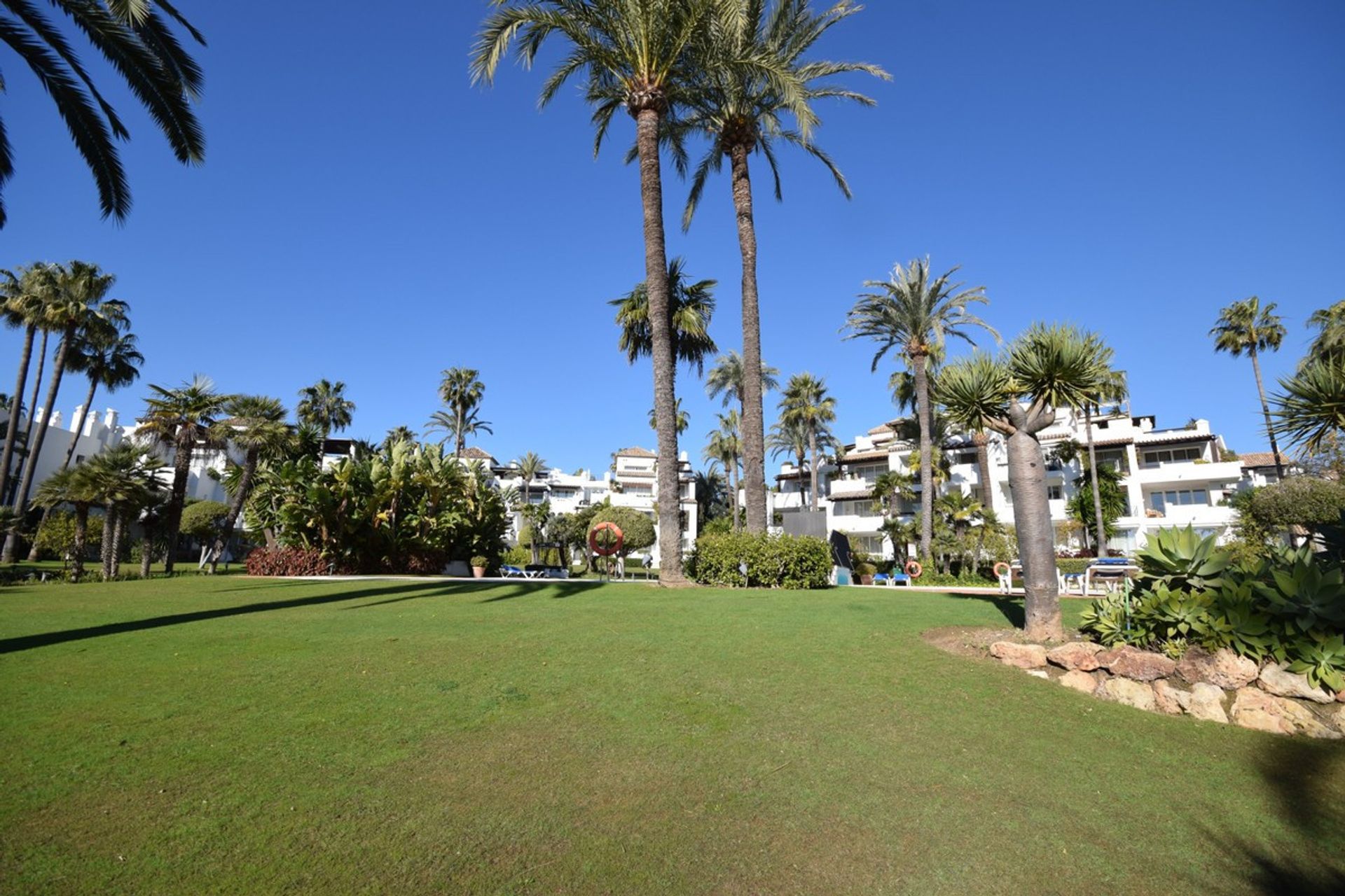 Condominium in Estepona, Andalusia 11761233