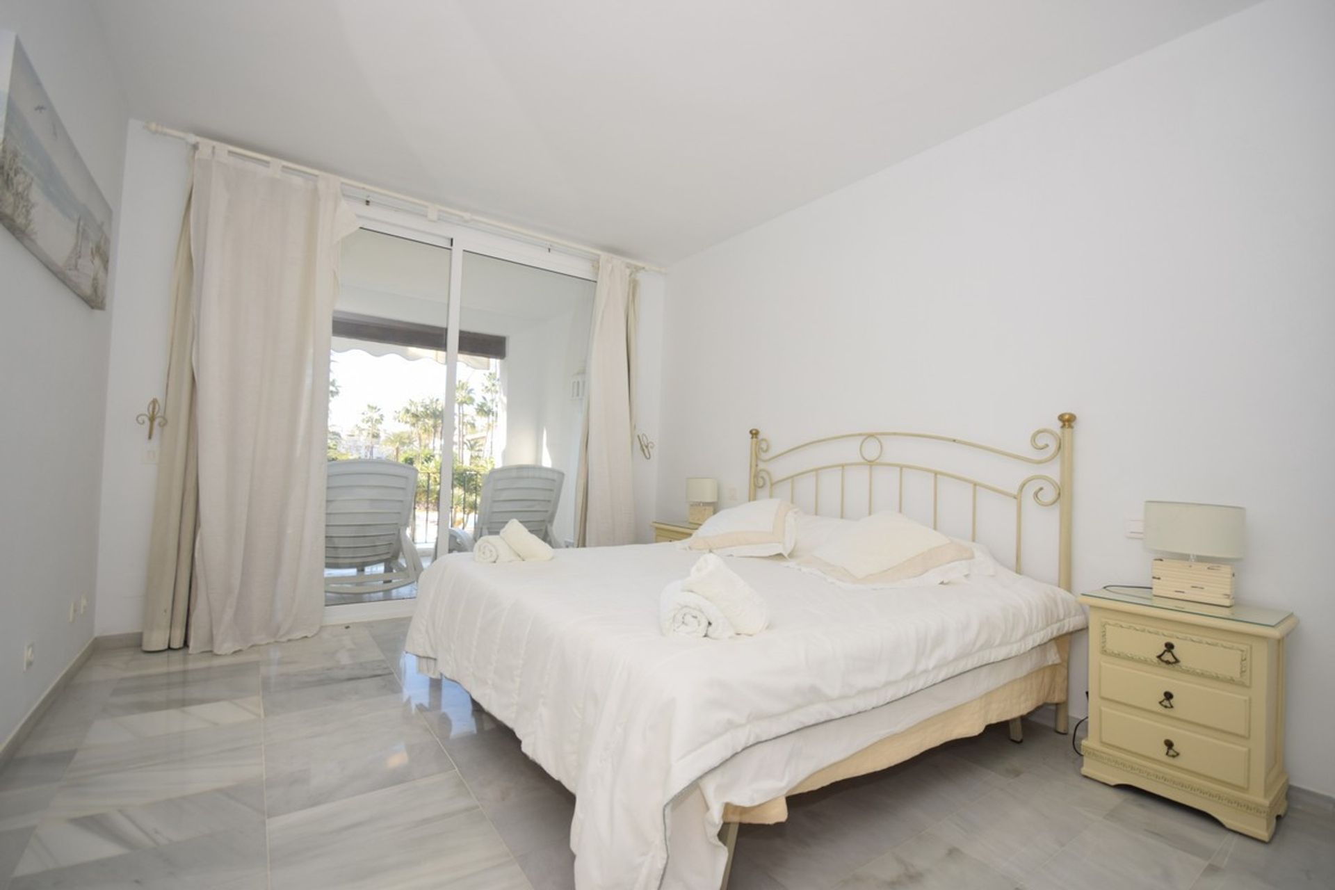 Condominium in Estepona, Andalusia 11761233