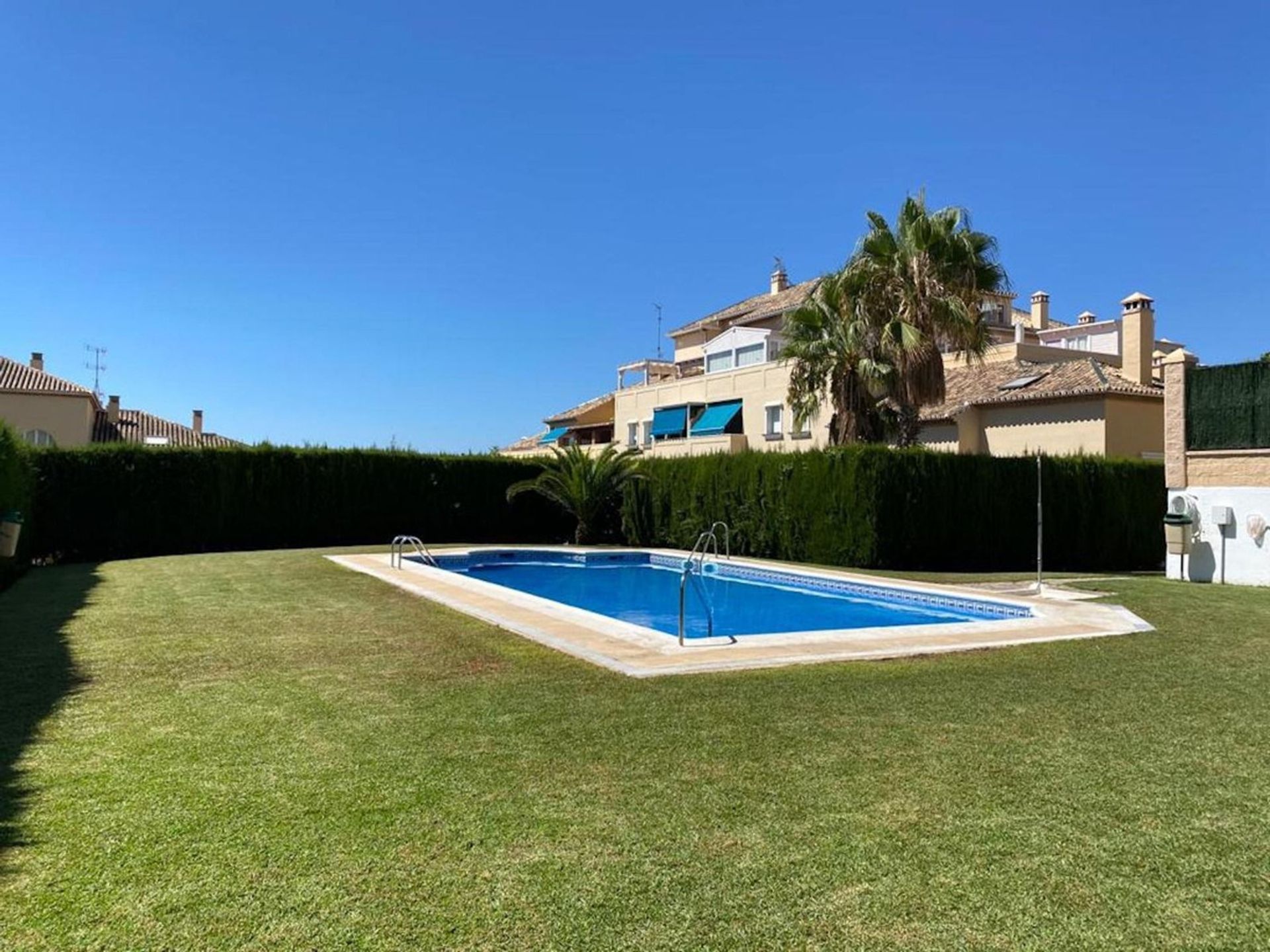 Condominium dans Estepona, Andalousie 11761556