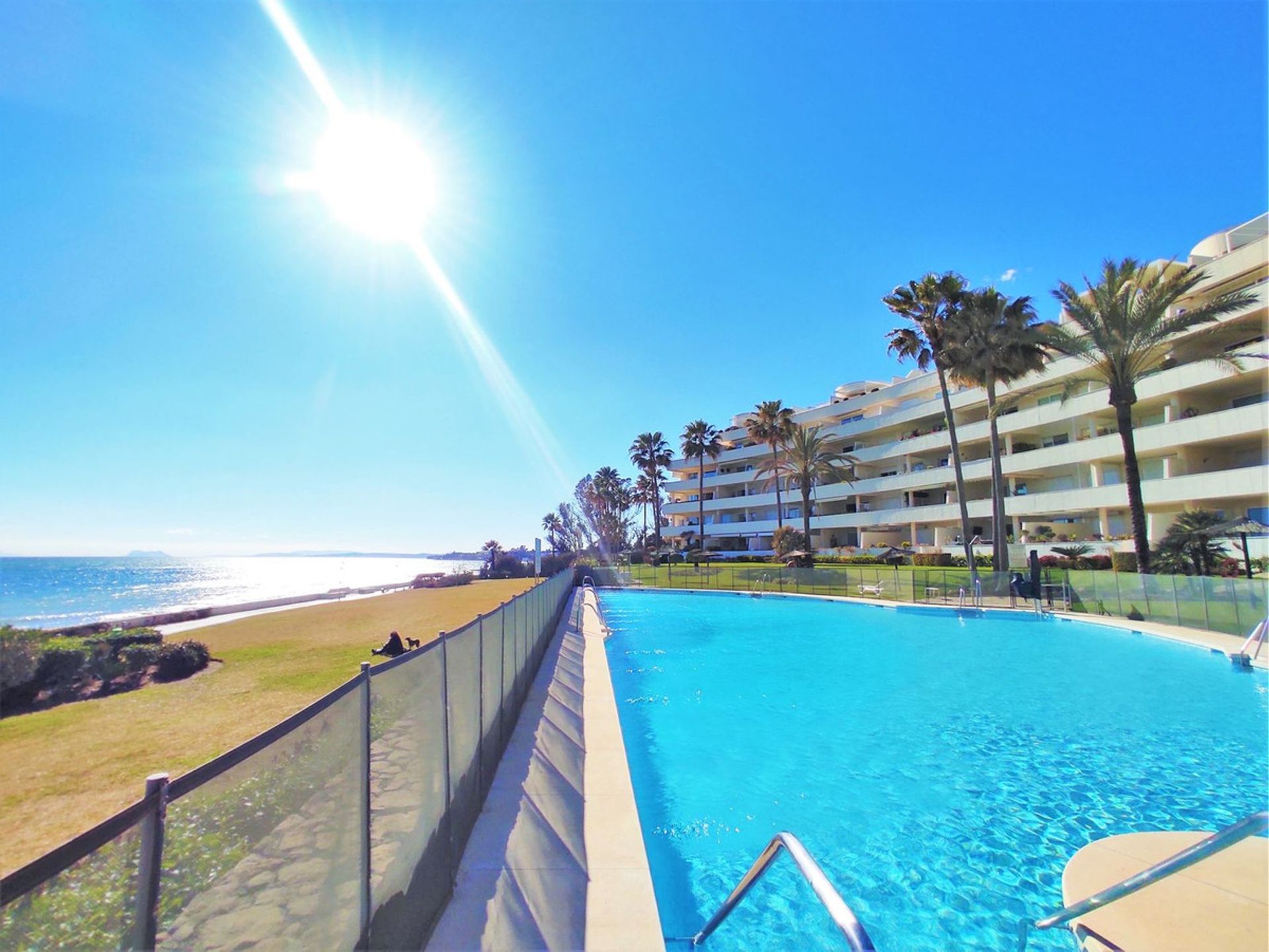 Condominio en Estepona, Andalucía 11761842