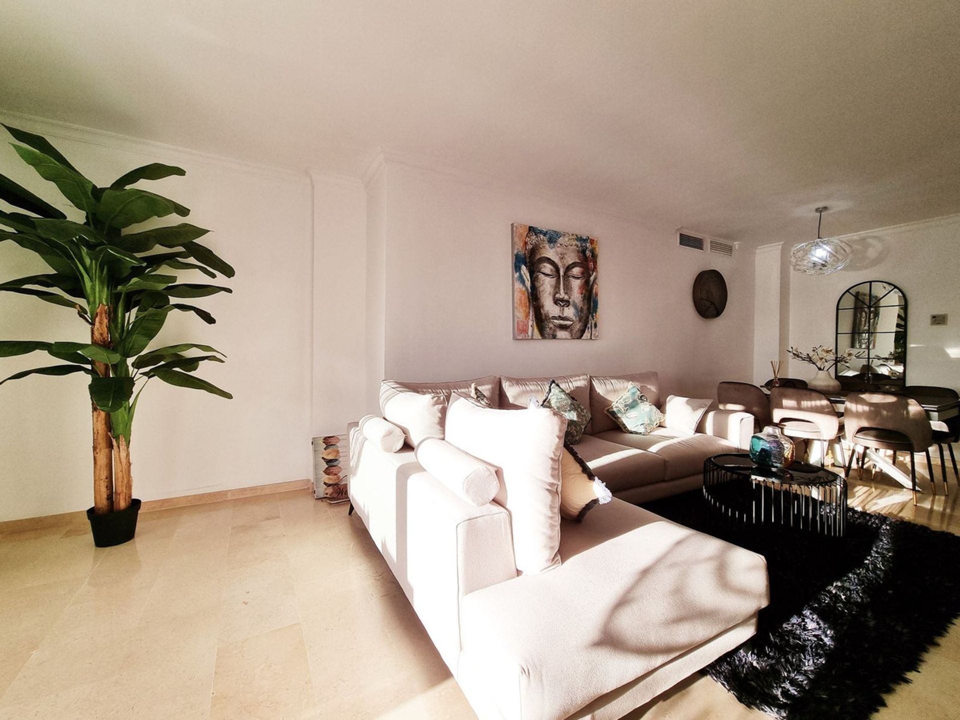 Condominium in Marbella, Andalucía 11763956